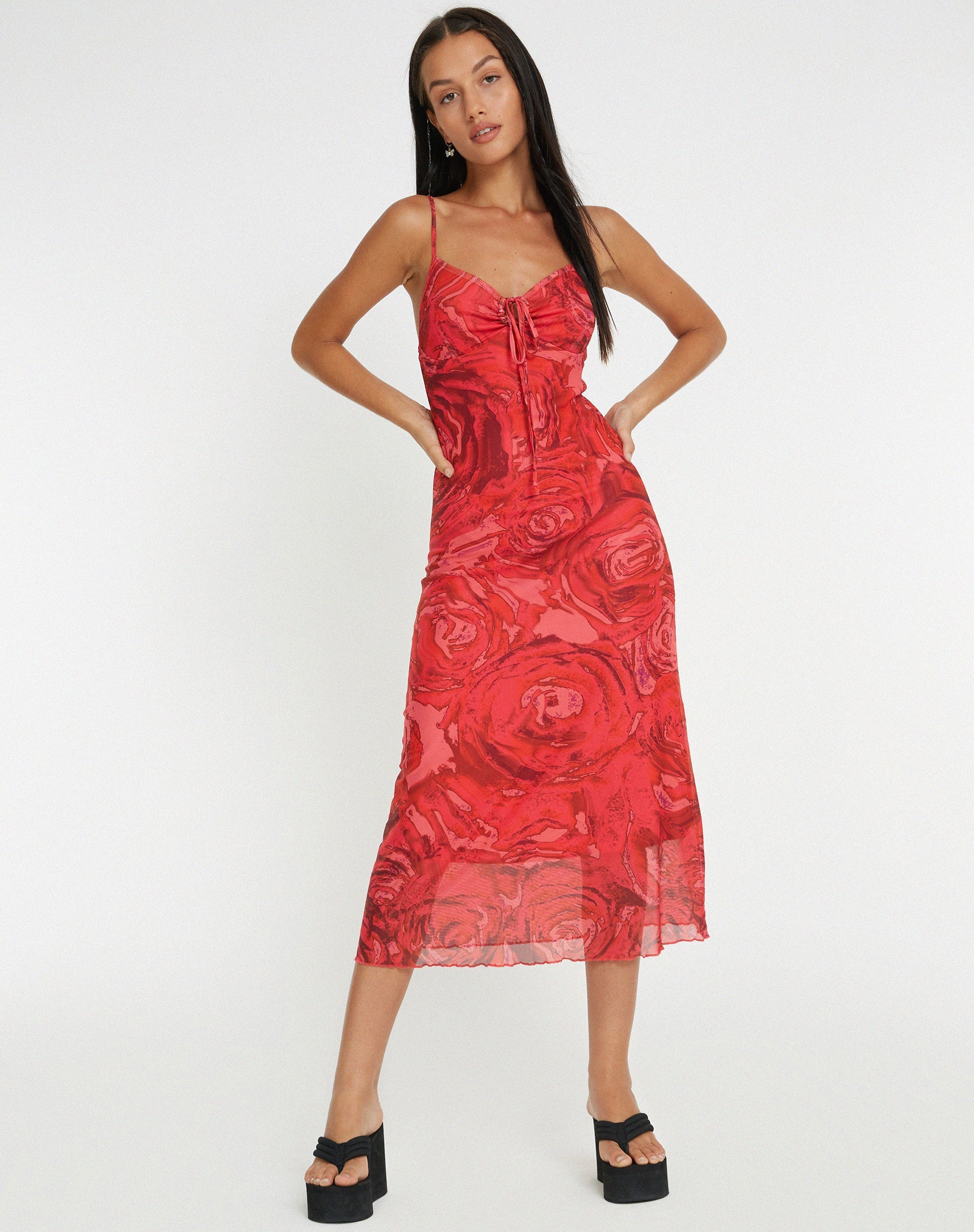 imagen de Coya Maxi Dress in Rose Petal Red