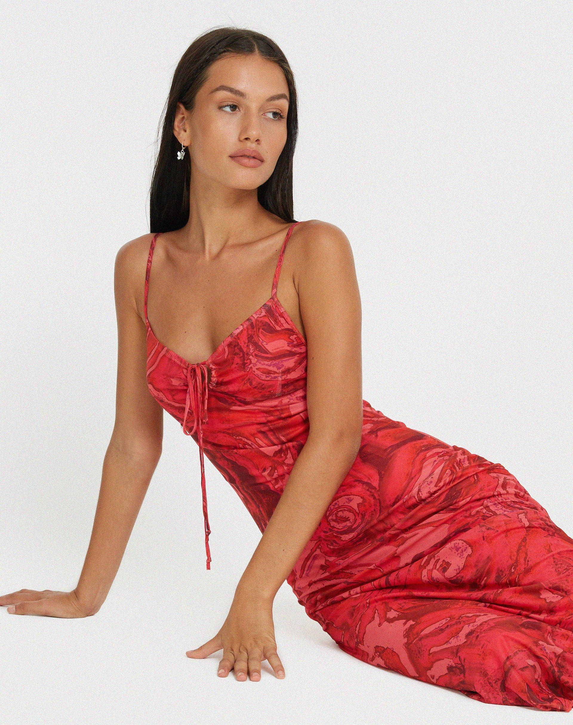 imagen de Coya Maxi Dress in Rose Petal Red