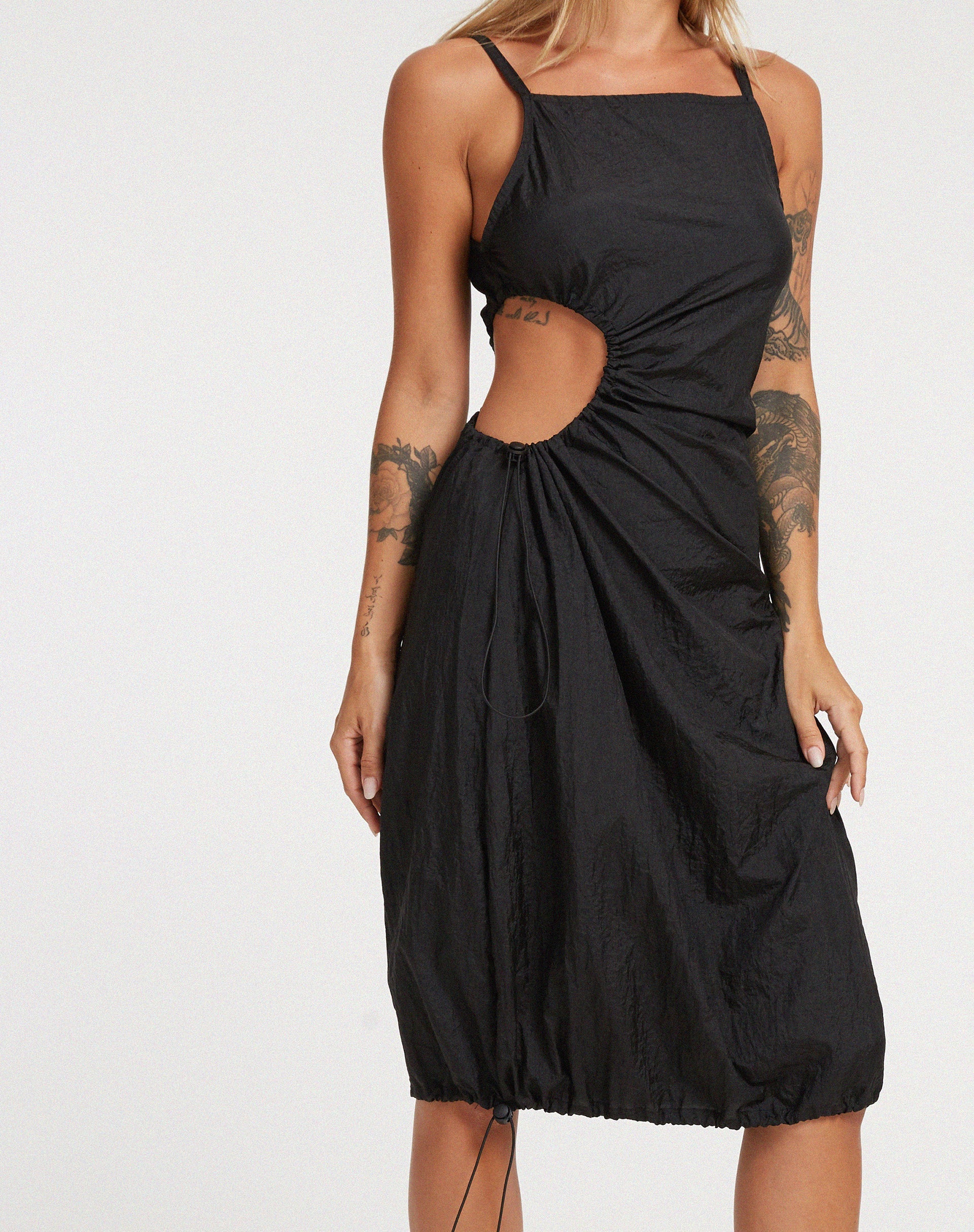 imagen de Daichi Midi Dress in Parachute Black