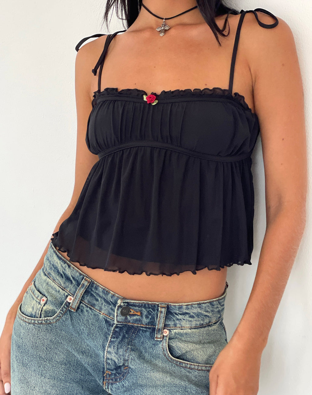 Damaris Cami Top Negro con Ribete Negro