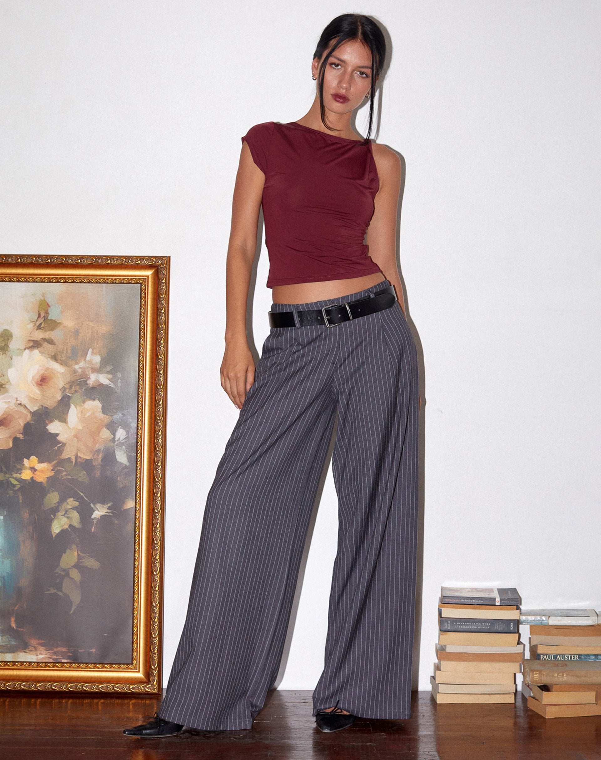 Imagen de Dannas Twist Shoulder Top en Borgoña