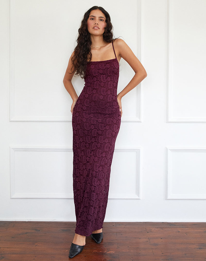 Imagen del vestido Darsih Cami Maxi Dress in Paisley Lace Borgoña