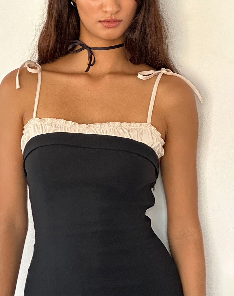 Imagen del minivestido Daruka de satén negro