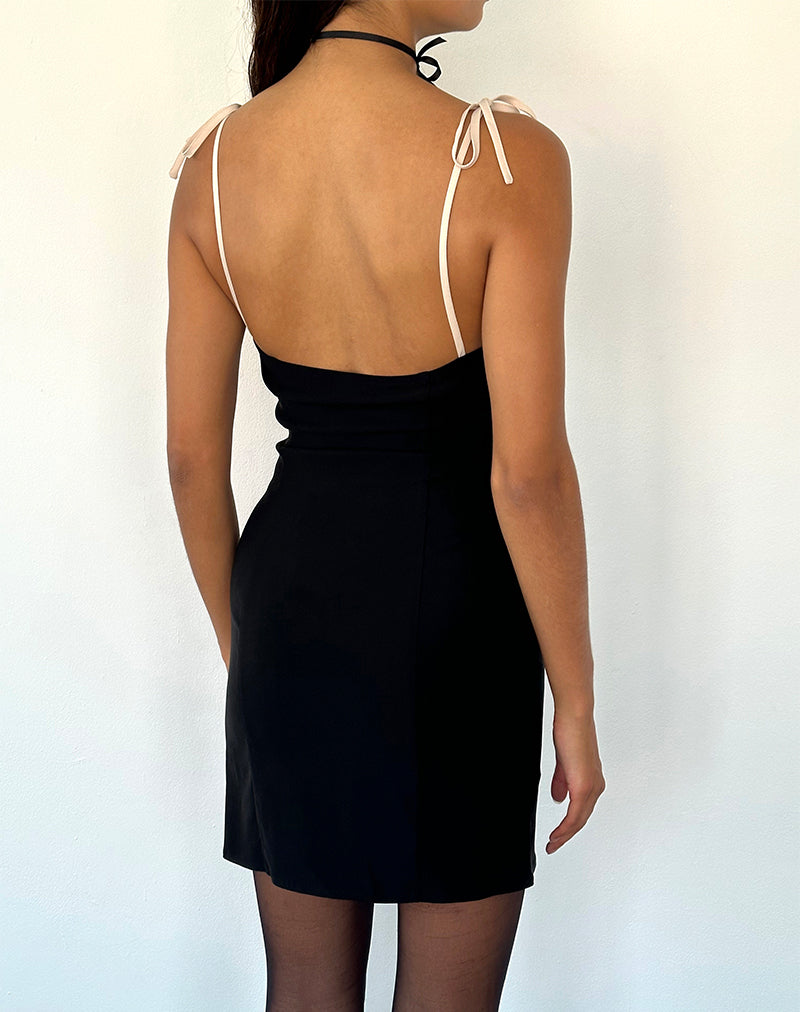 Imagen del minivestido Daruka de satén negro