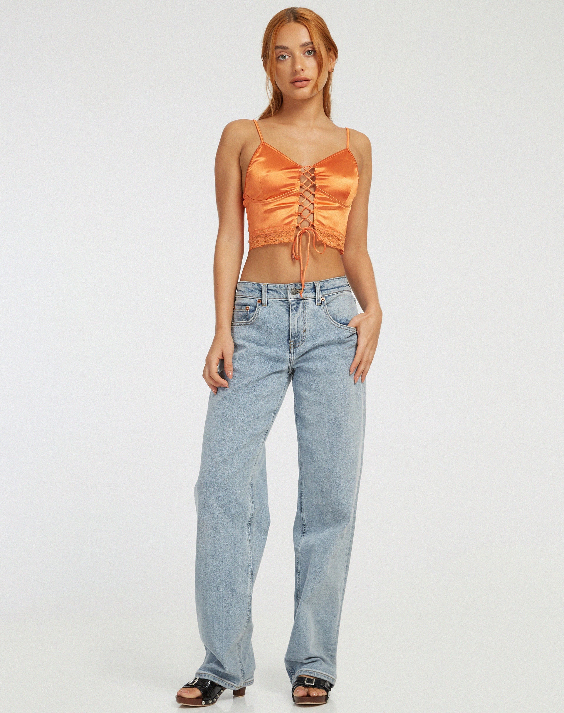 imagen de Datuk Crop Top en Satén Mandarina
