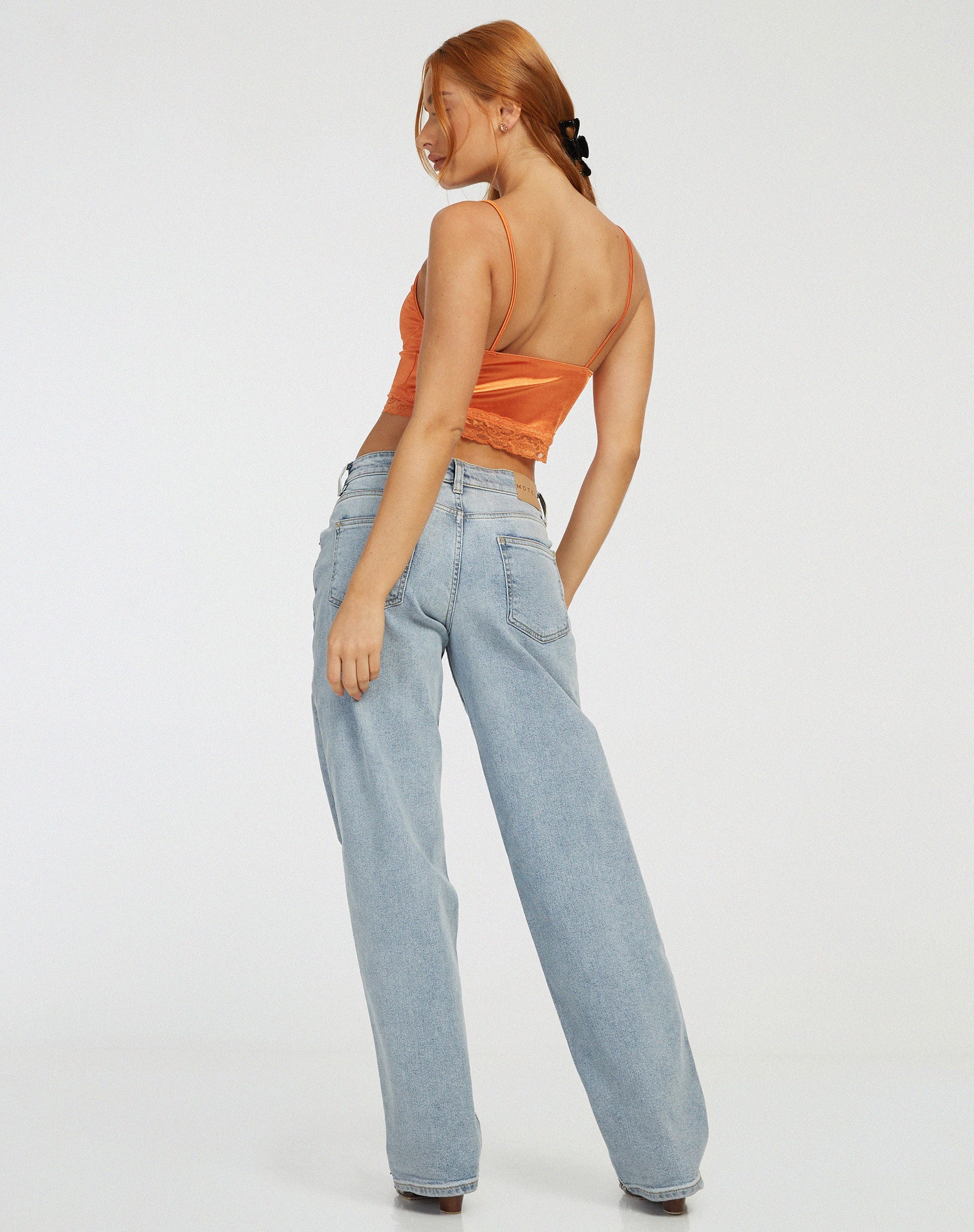 imagen de Datuk Crop Top en Satén Mandarina