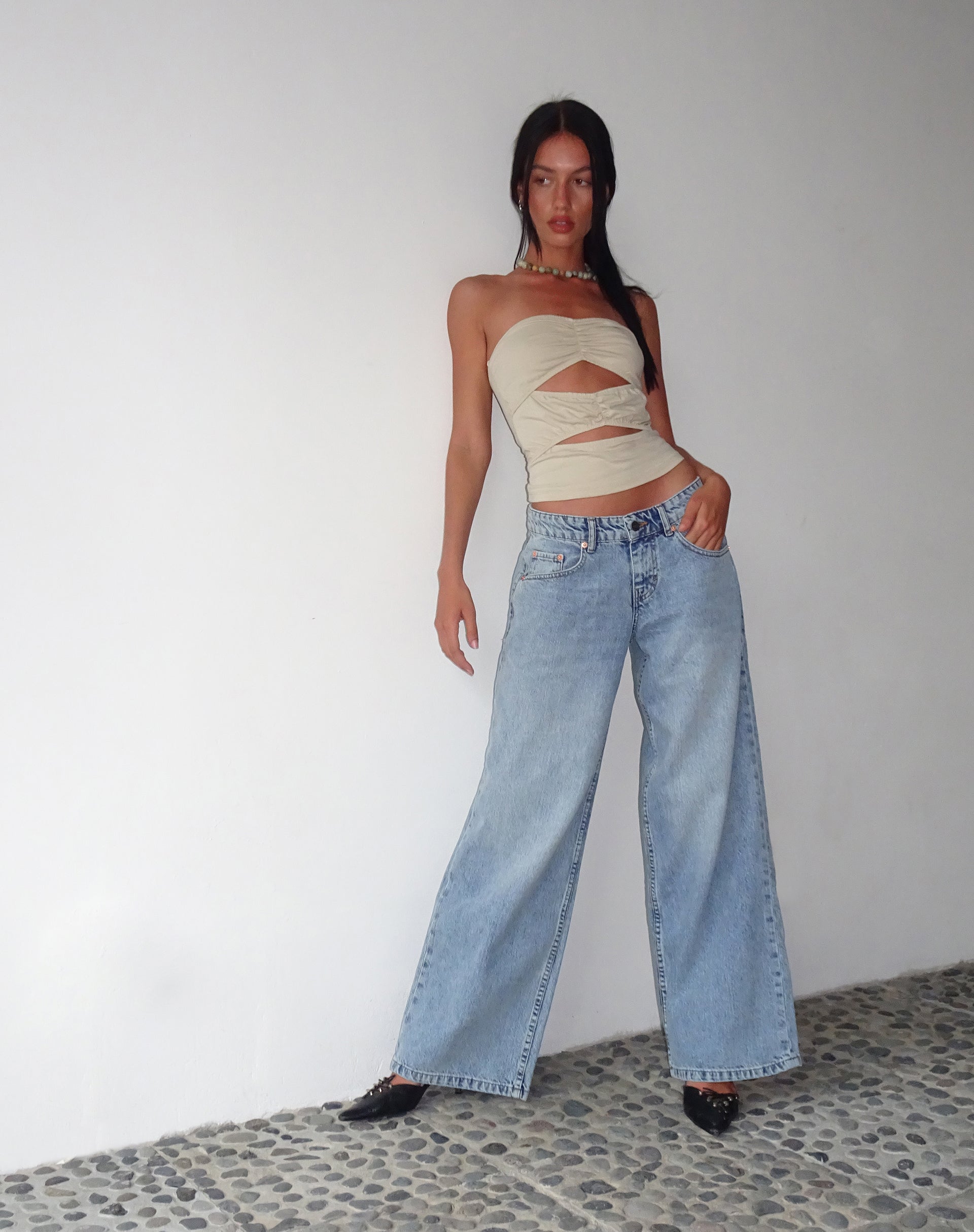 Imagen de MOTEL X JACQUIE Dayu Bandeau Crop Top en Leche de Coco