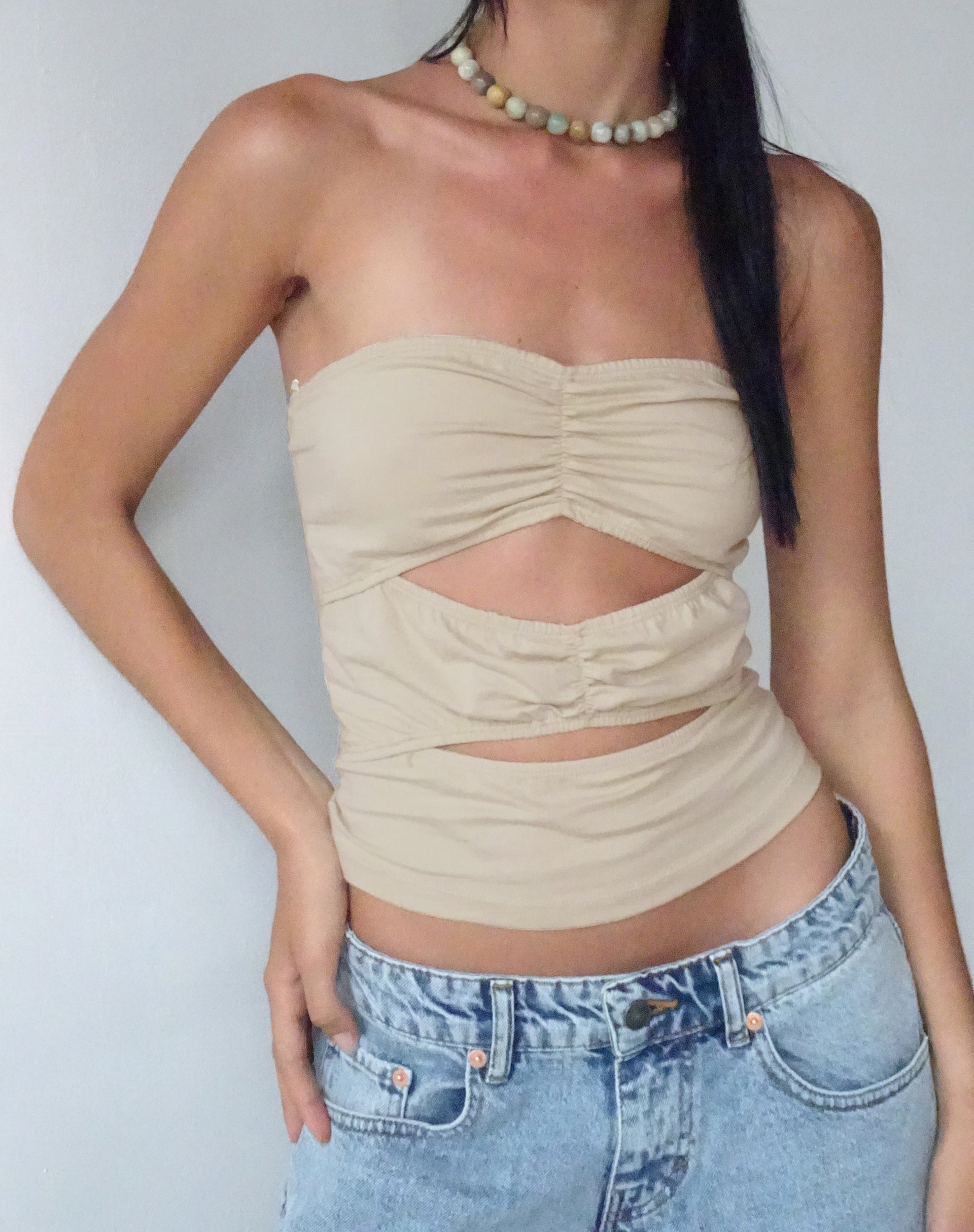 Imagen de MOTEL X JACQUIE Dayu Bandeau Crop Top en Leche de Coco