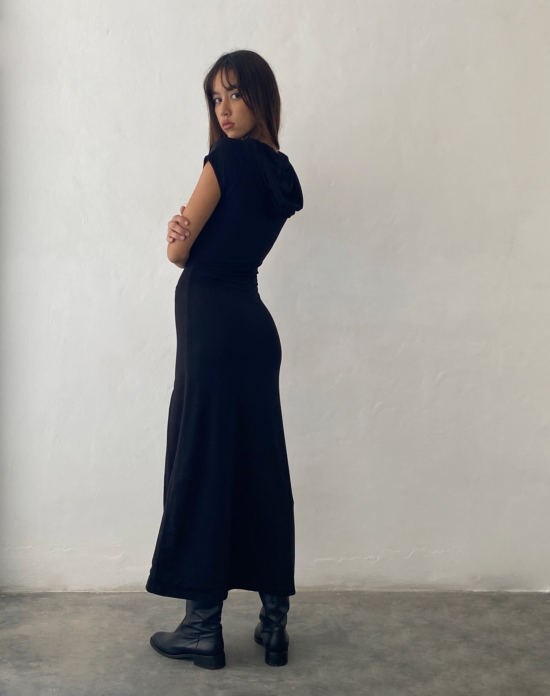 Imagen de Dixie Maxi Dress con capucha en Slinky Negro