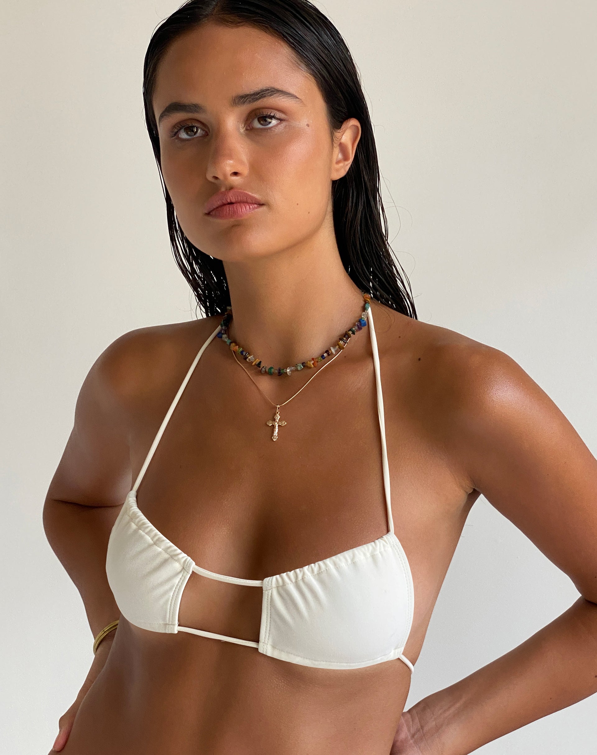 Imagen del sujetador de bikini Dolan en color crema