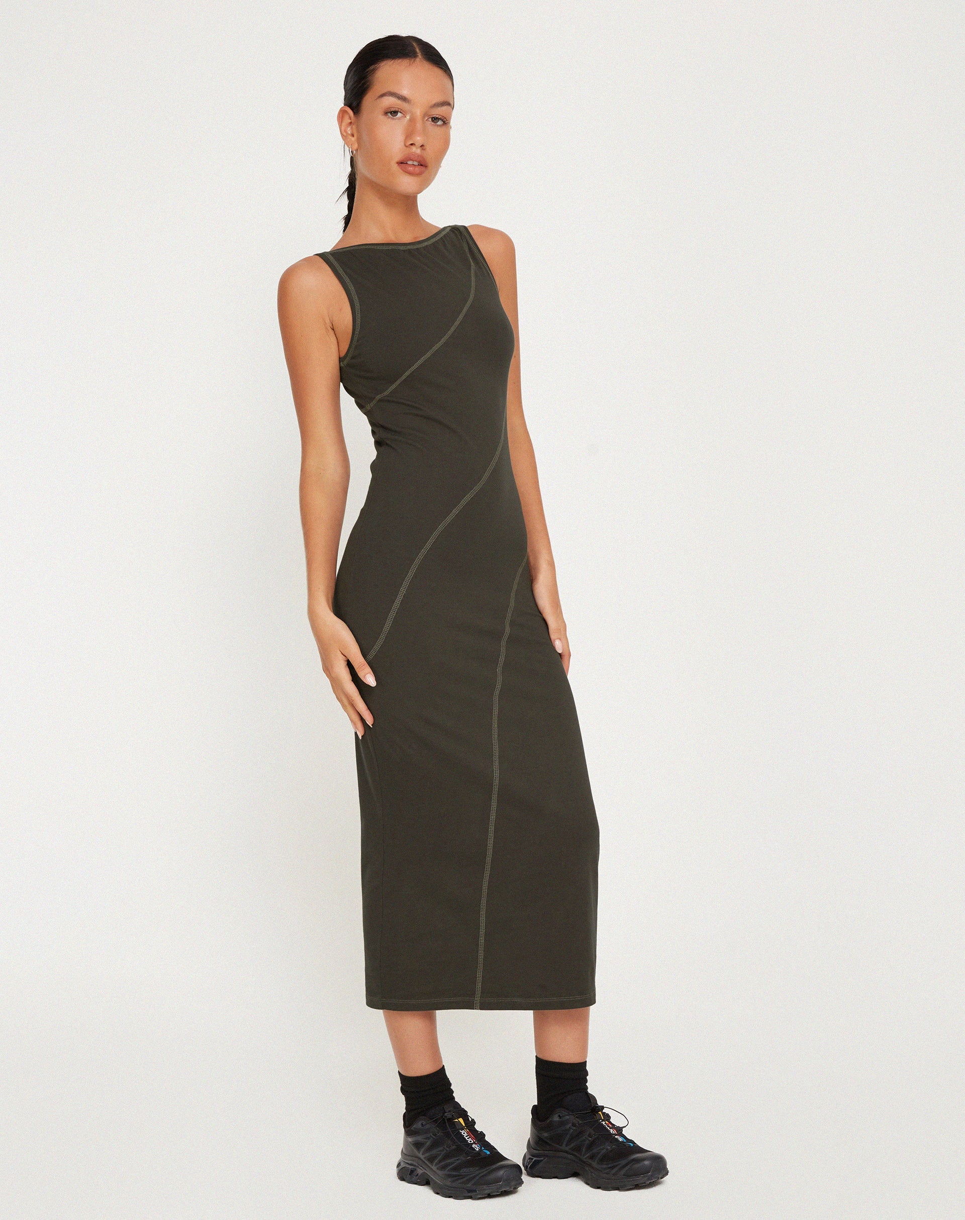 Imagen de Driki Midi Dress en Gunmetal con Top Stitch Gris