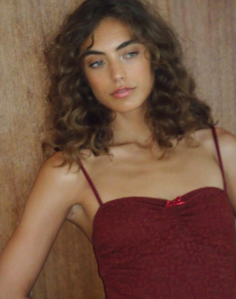 Imagen del vestido Drusilla Midi de encaje rosa Borgoña
