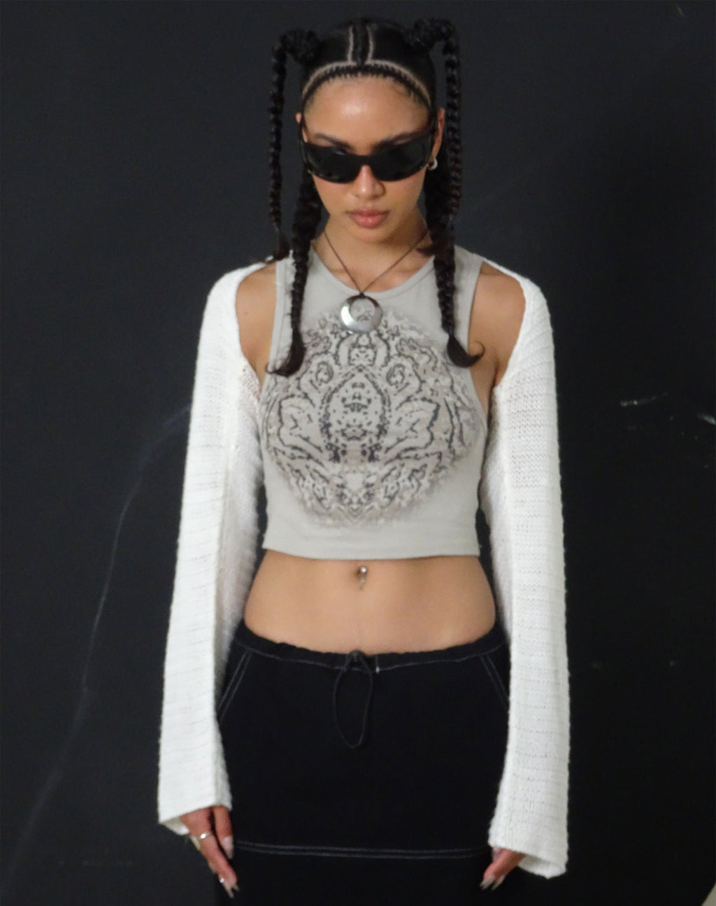 Vasque Crop Top en Gris Sandstorm