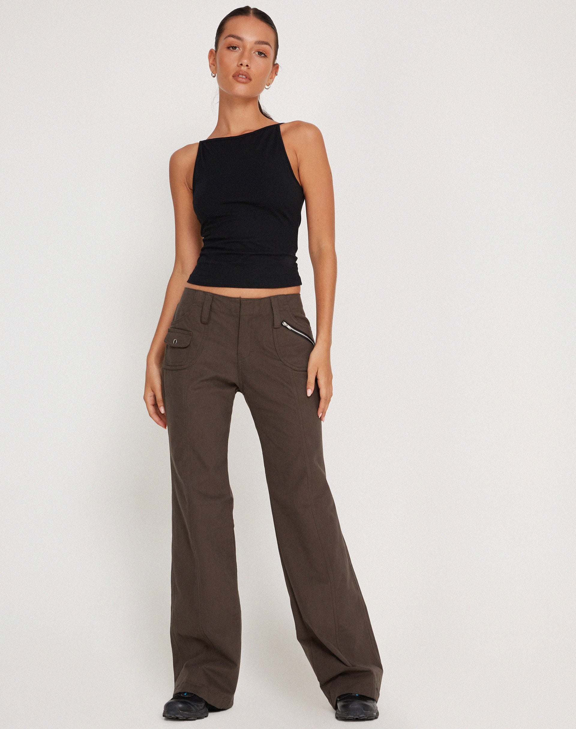 Imagen de Kauna Low Rise Trouser en gris oscuro