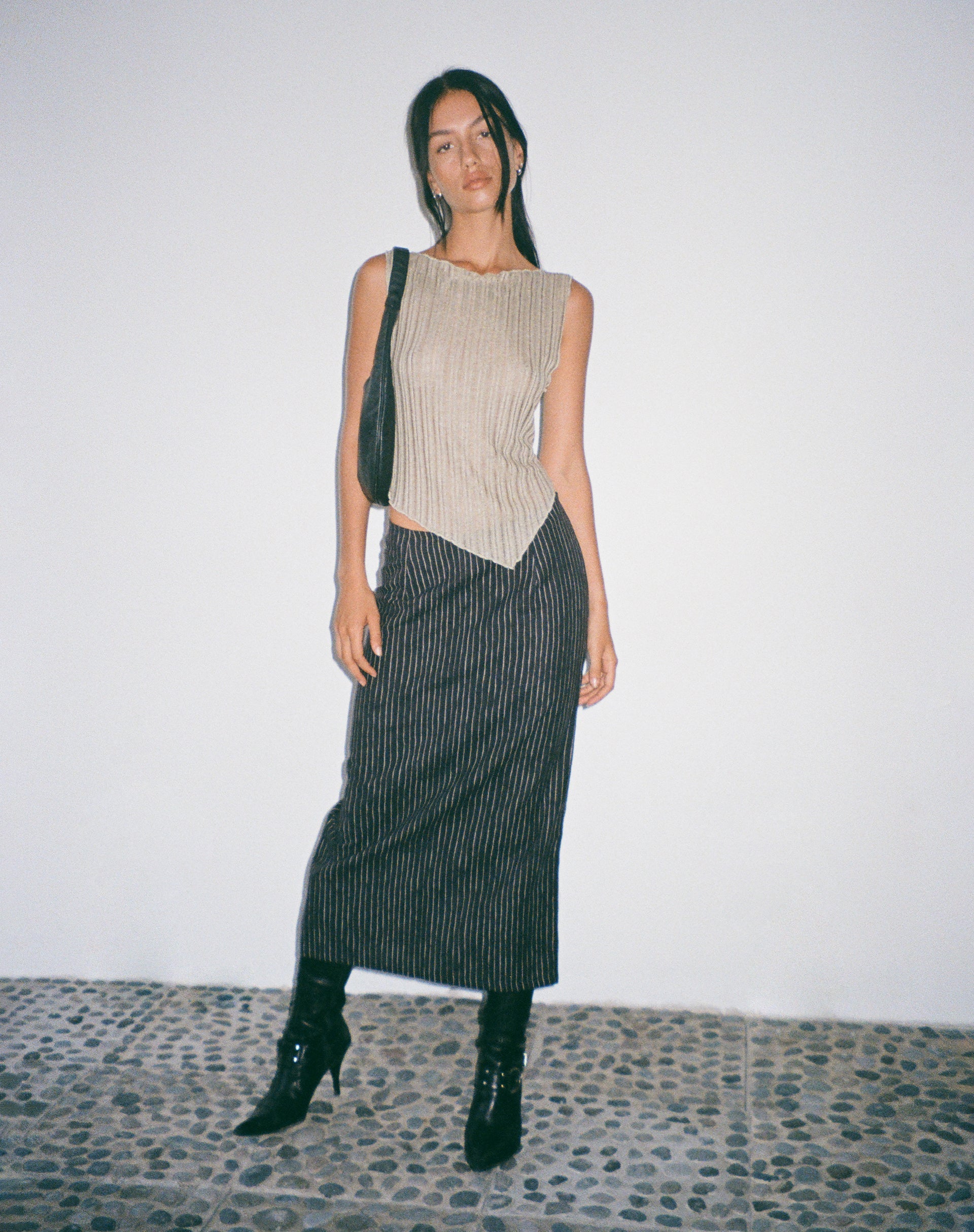 Imagen de MOTEL X JACQUIE Duende Falda Midi en Sketchy Stripe Negro