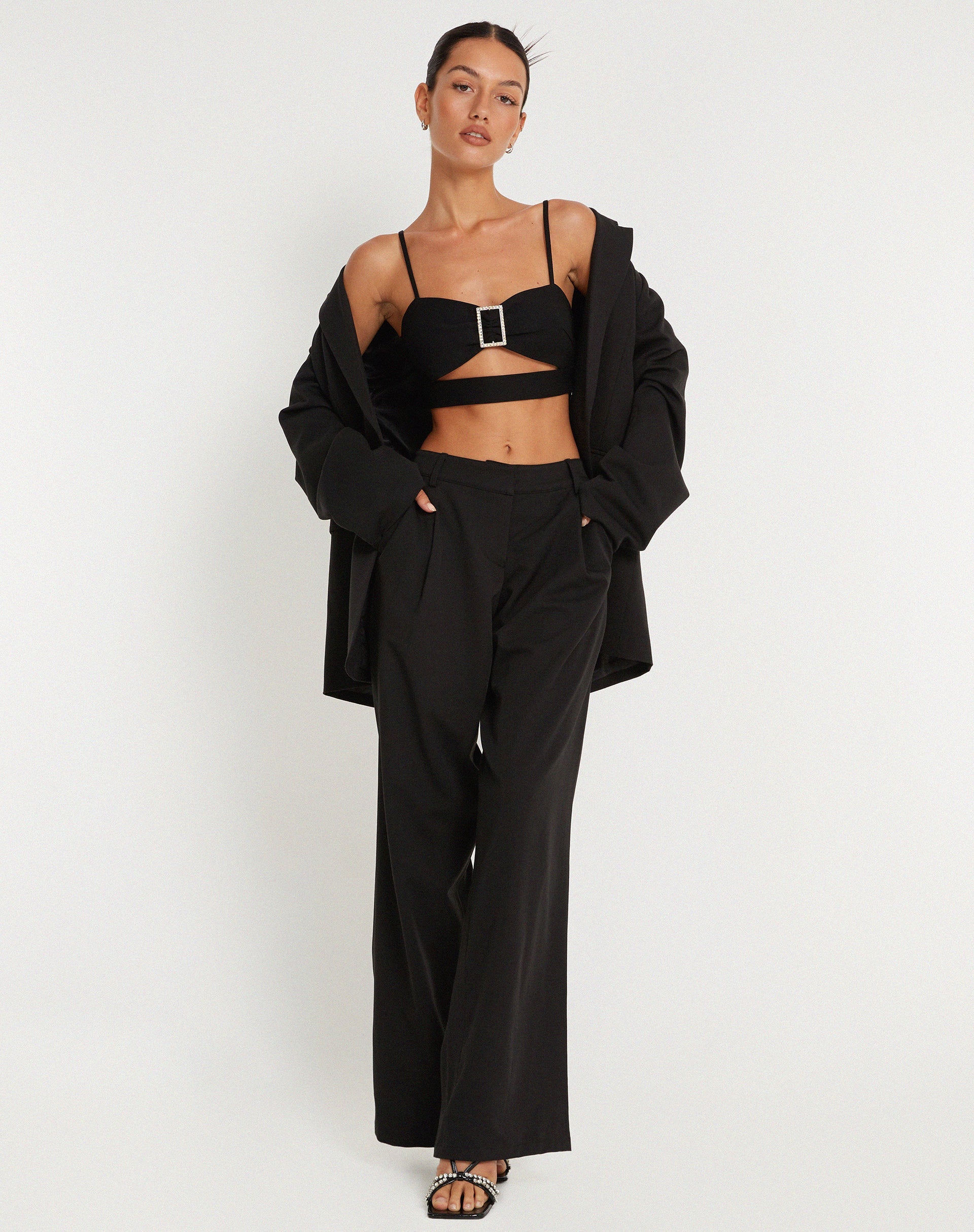 Imagen de Elenia Buckle Detail Crop Top Negro