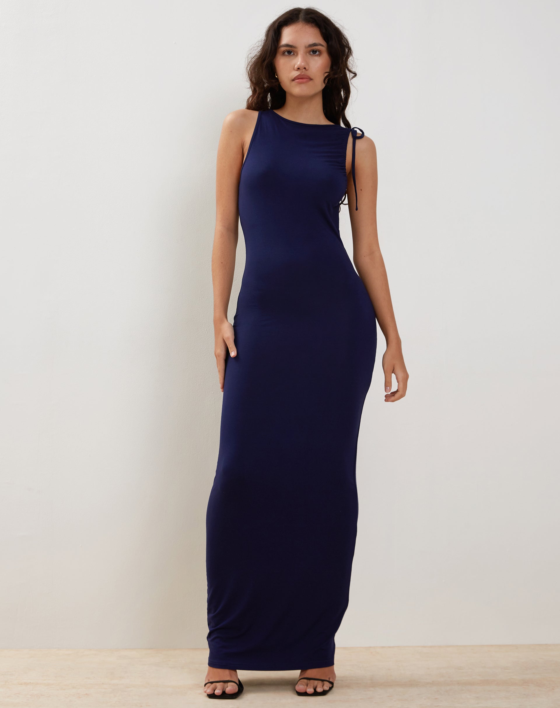 Imagen de Elinor Maxi Dress in Slinky Midnight Blue