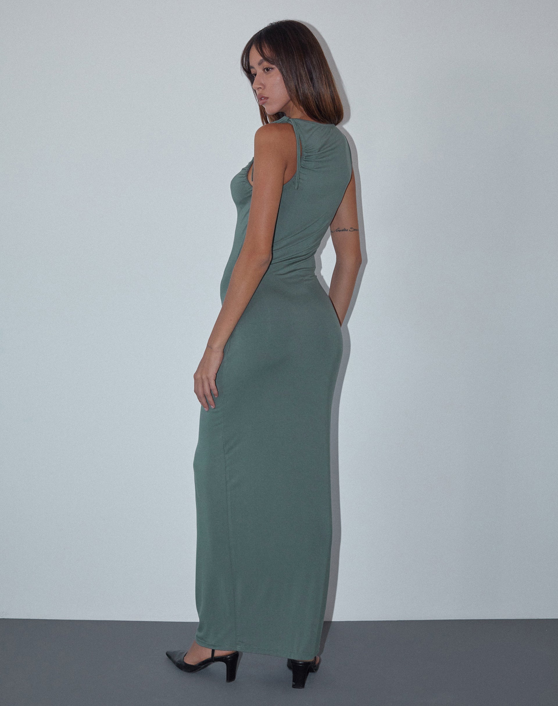 Imagen de Elinor Maxi Dress in Slinky Olive