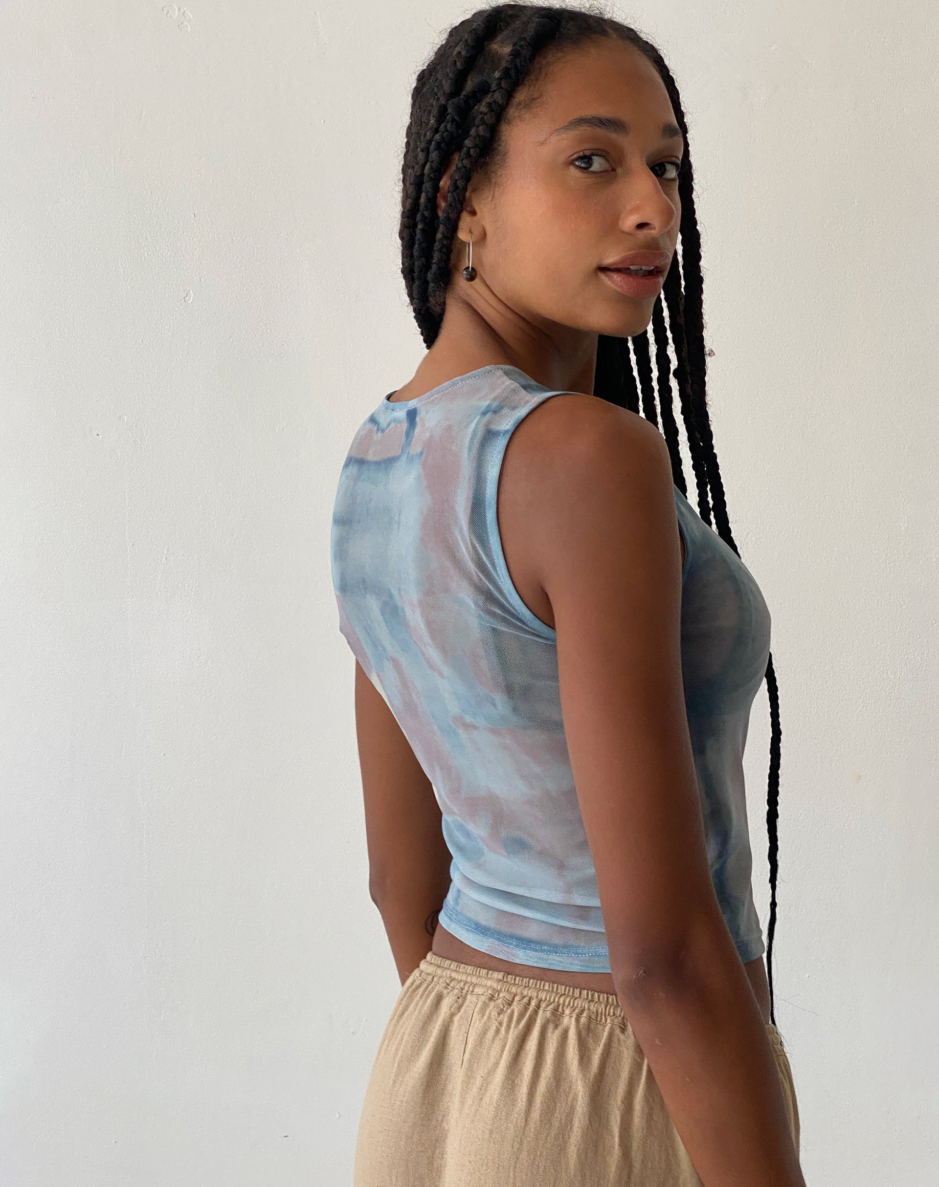Imagen de MOTEL X JACQUIE Top Elisha en Malla Abstracto Pincel Azul