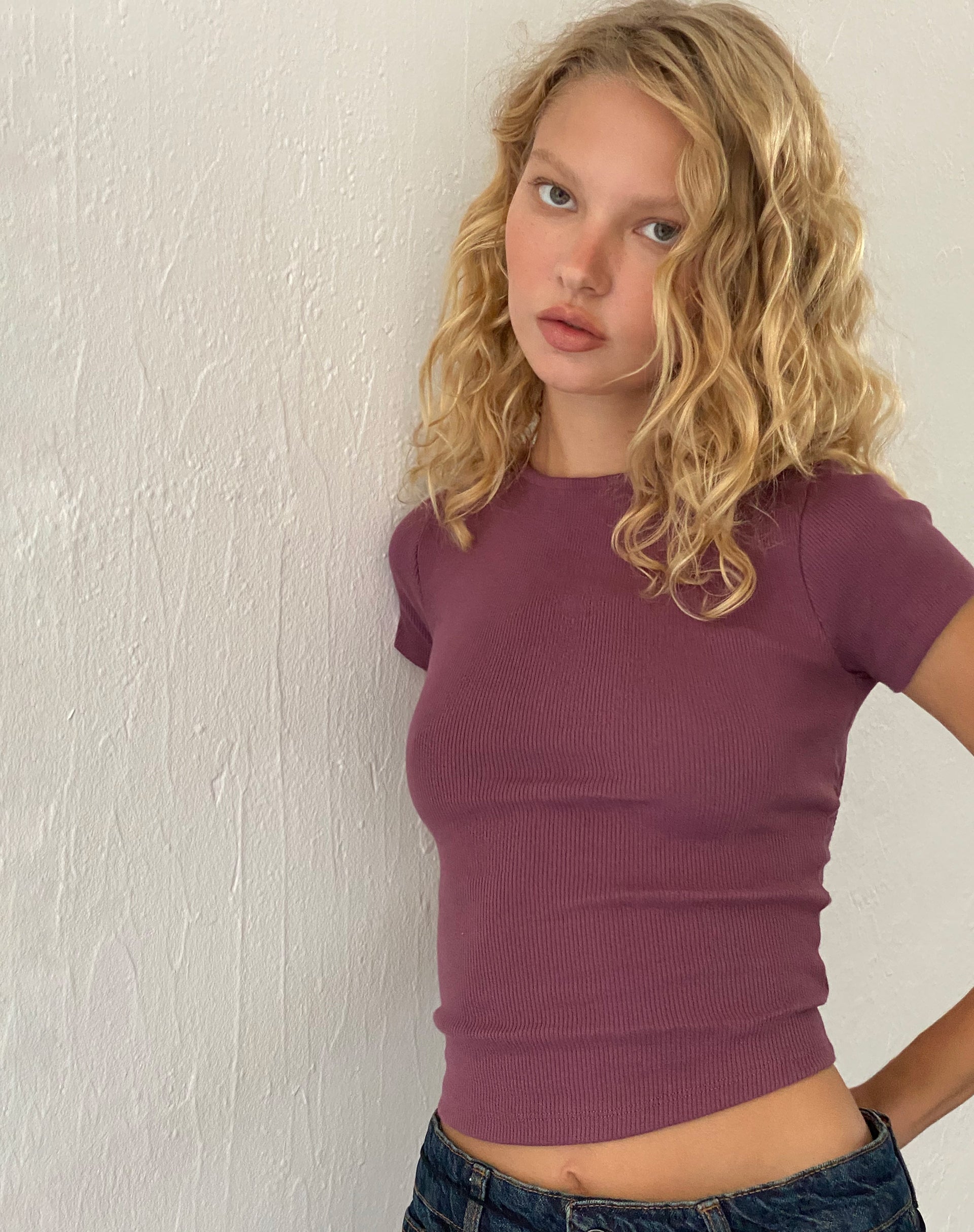 Imagen de Elyto Ribbed Open Back Tee en malva