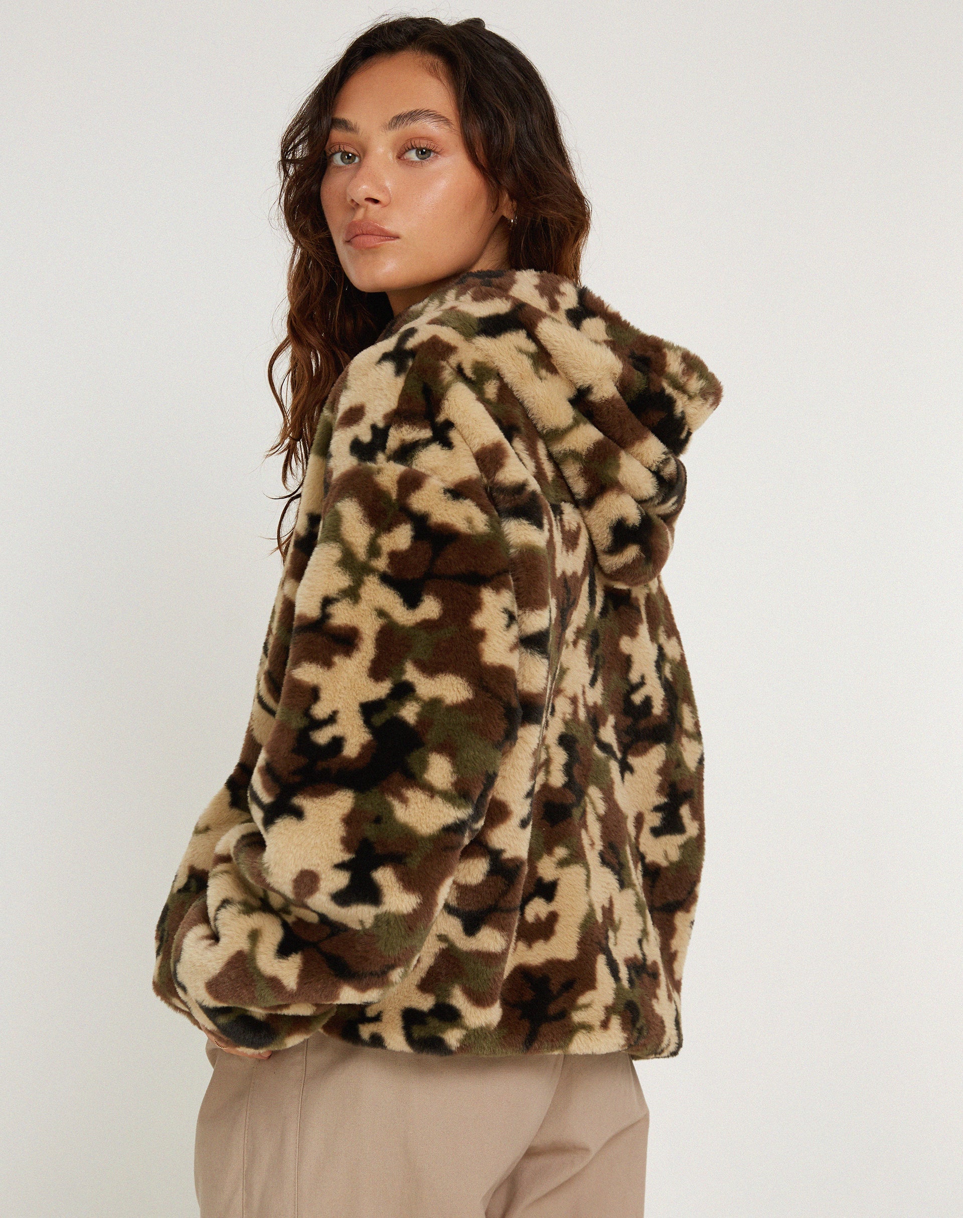 imagen de Emerson Faux Fur Jacket in Camo Brown Pebble