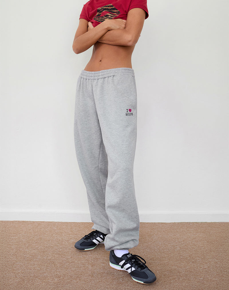 Joggers oversize Emiko en marga gris con estampado I Love 2010's