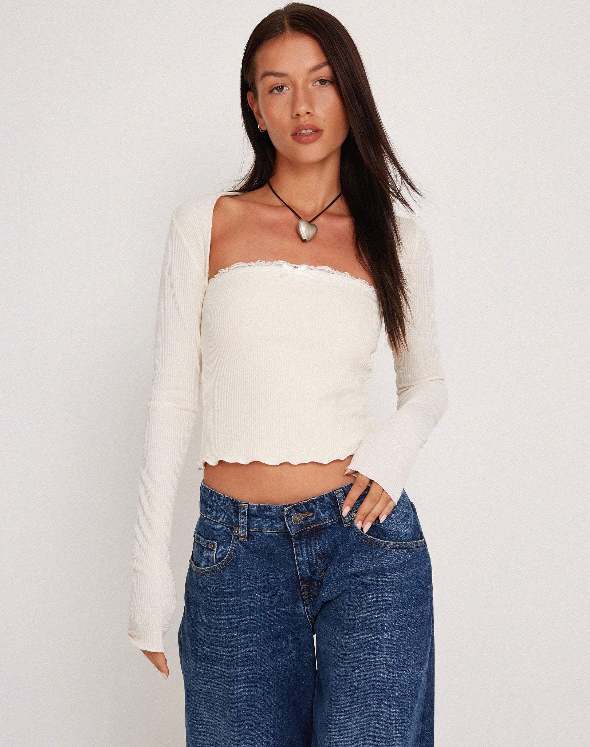 Imagen de Suri Rib Shrug Top en marfil