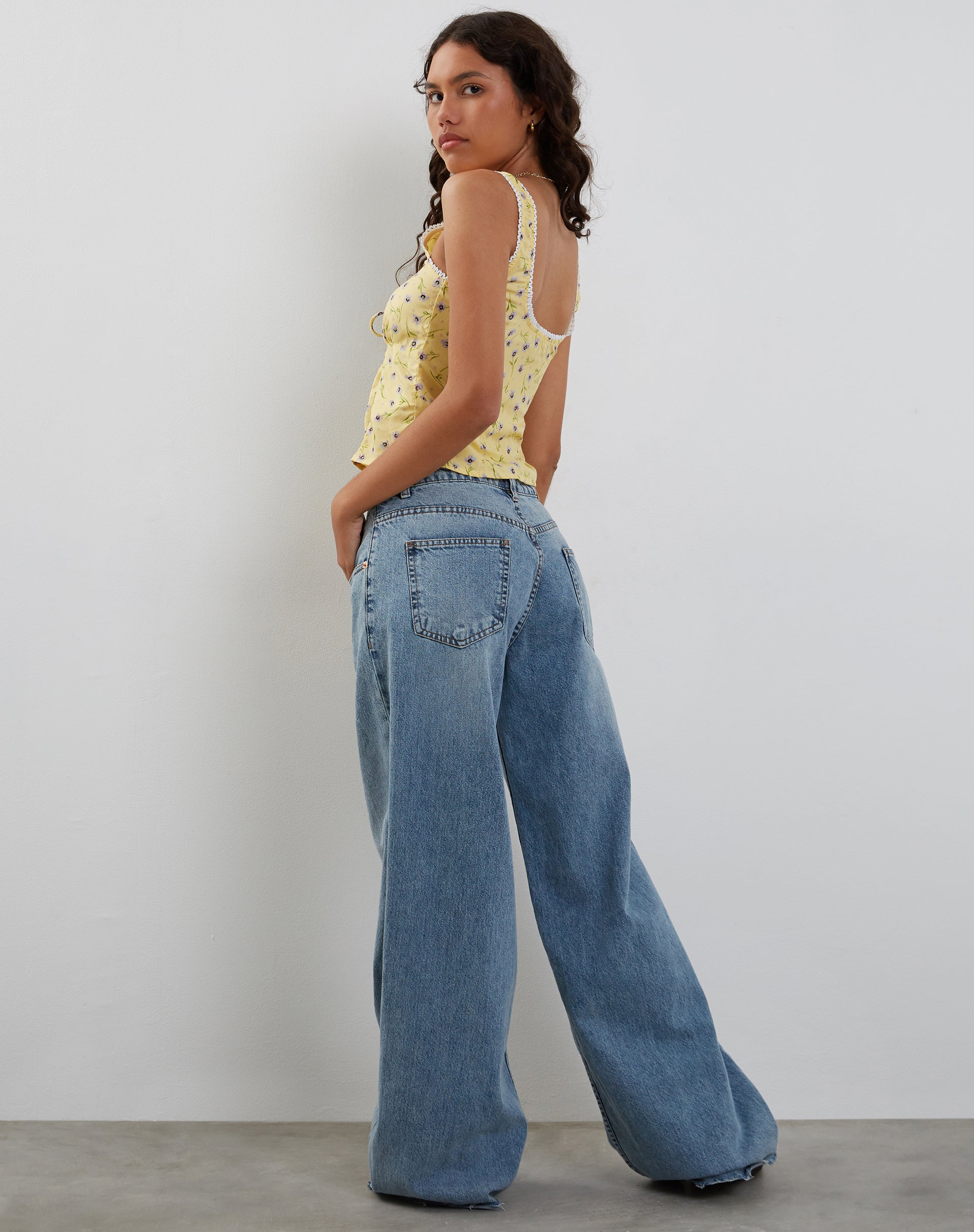 imagen de Esau Tie Front Top en Wild Flower Lemon Drop