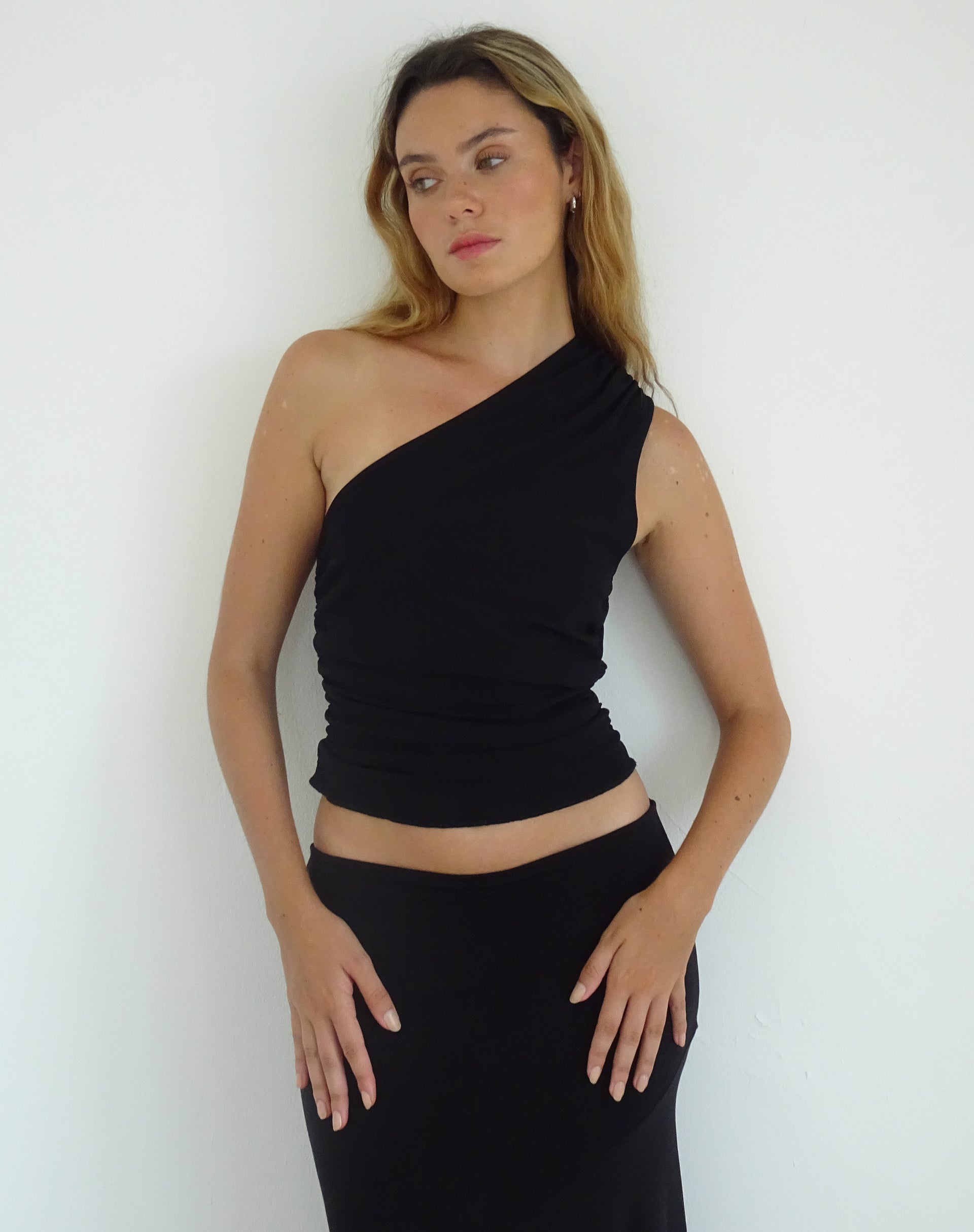 Imagen de Evelina One Shoulder Top in Black Mesh