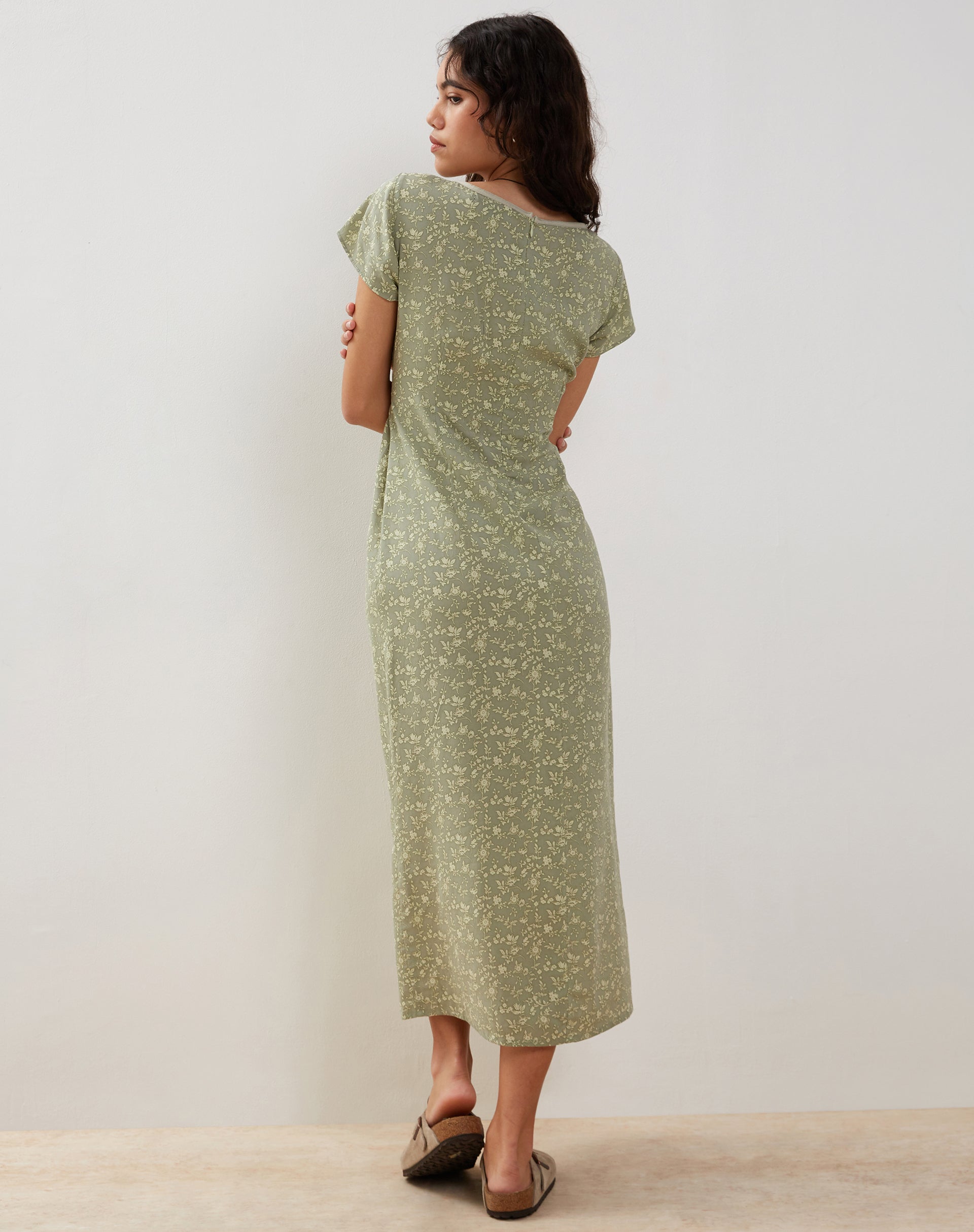 Imagen de Eviaso Vestido Midi en Ditsy Mix Floral Verde