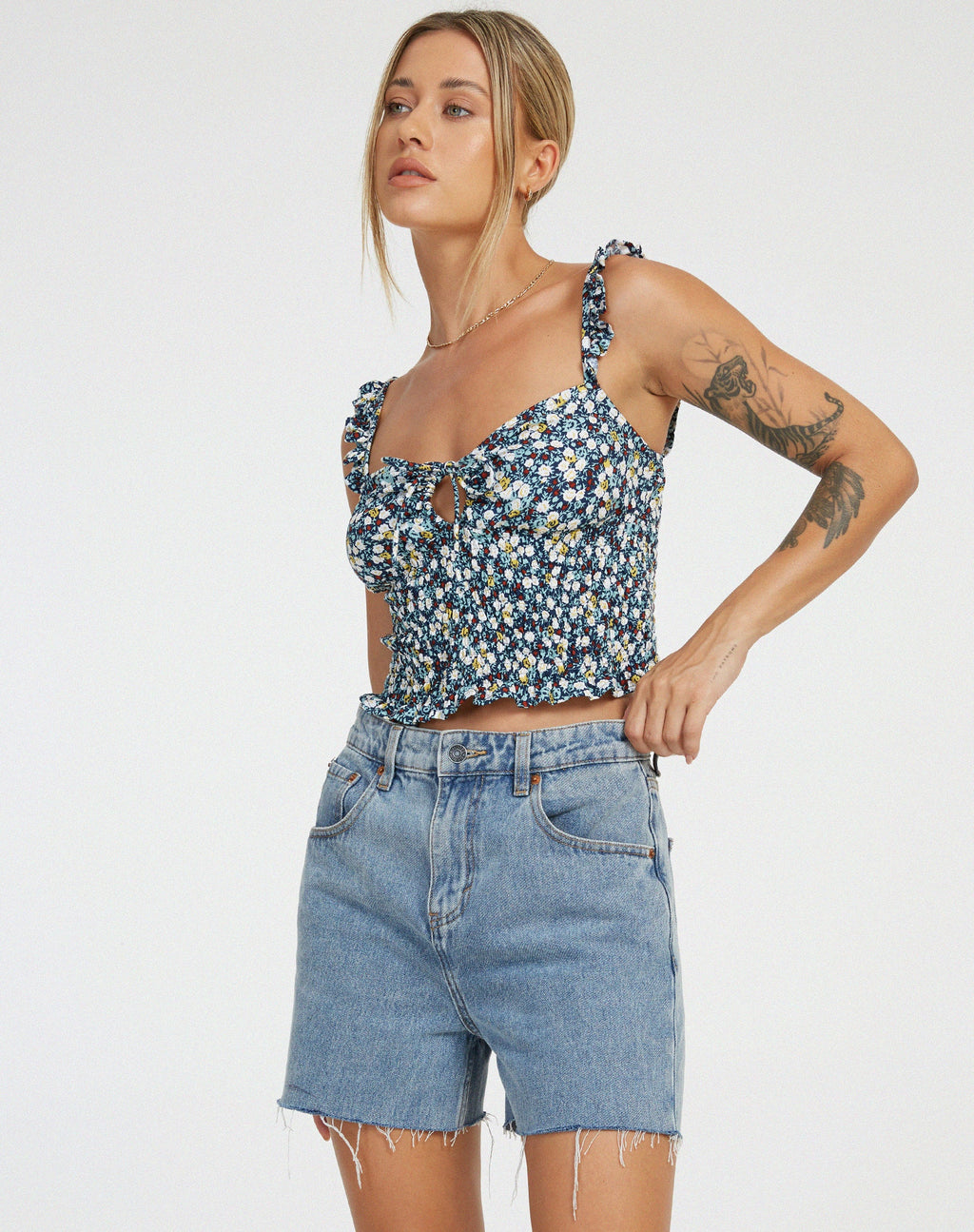 Crop Top Ezra en Floral Campo Azul Marino