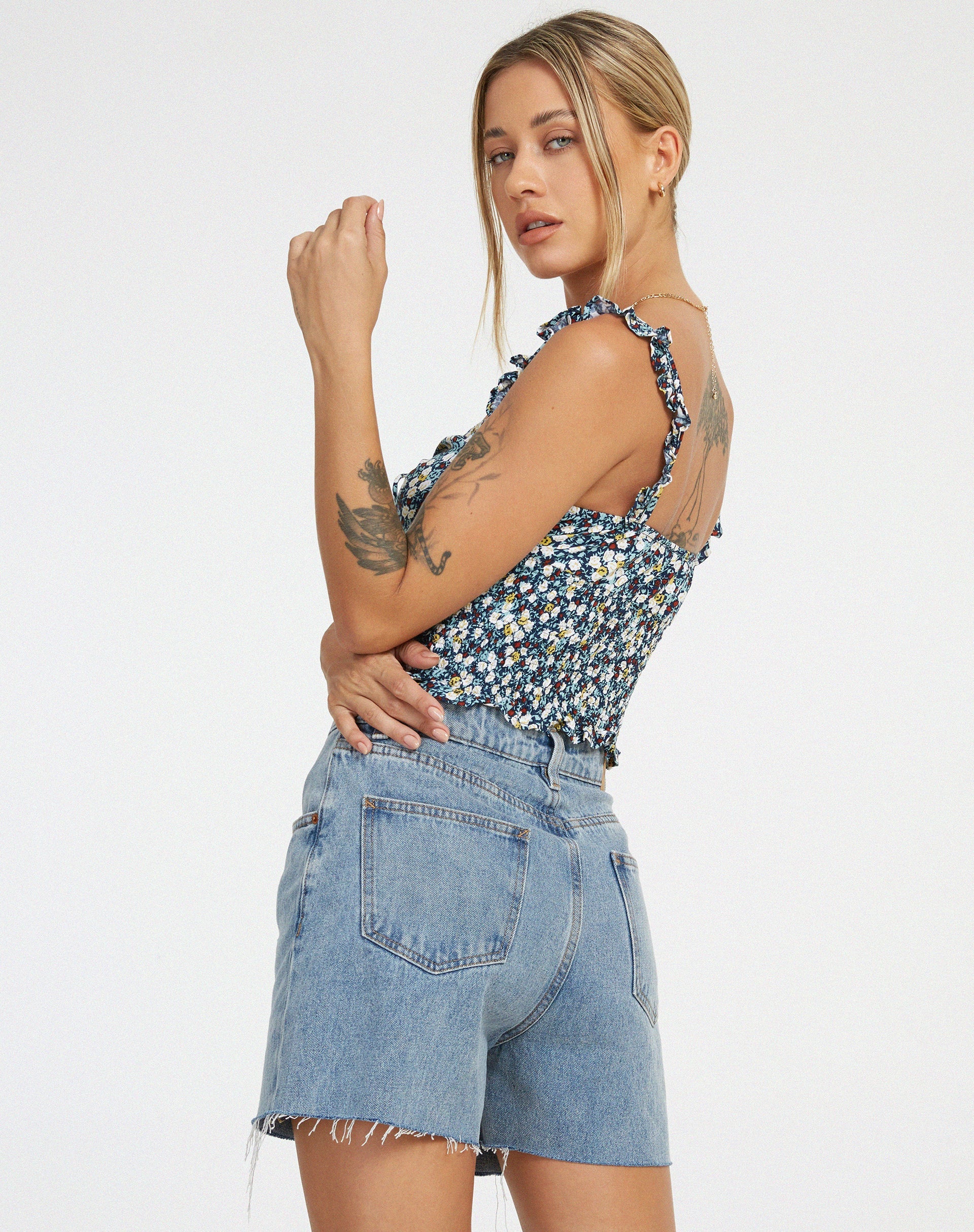 imagen de Ezra Crop Top en Floral Field Navy