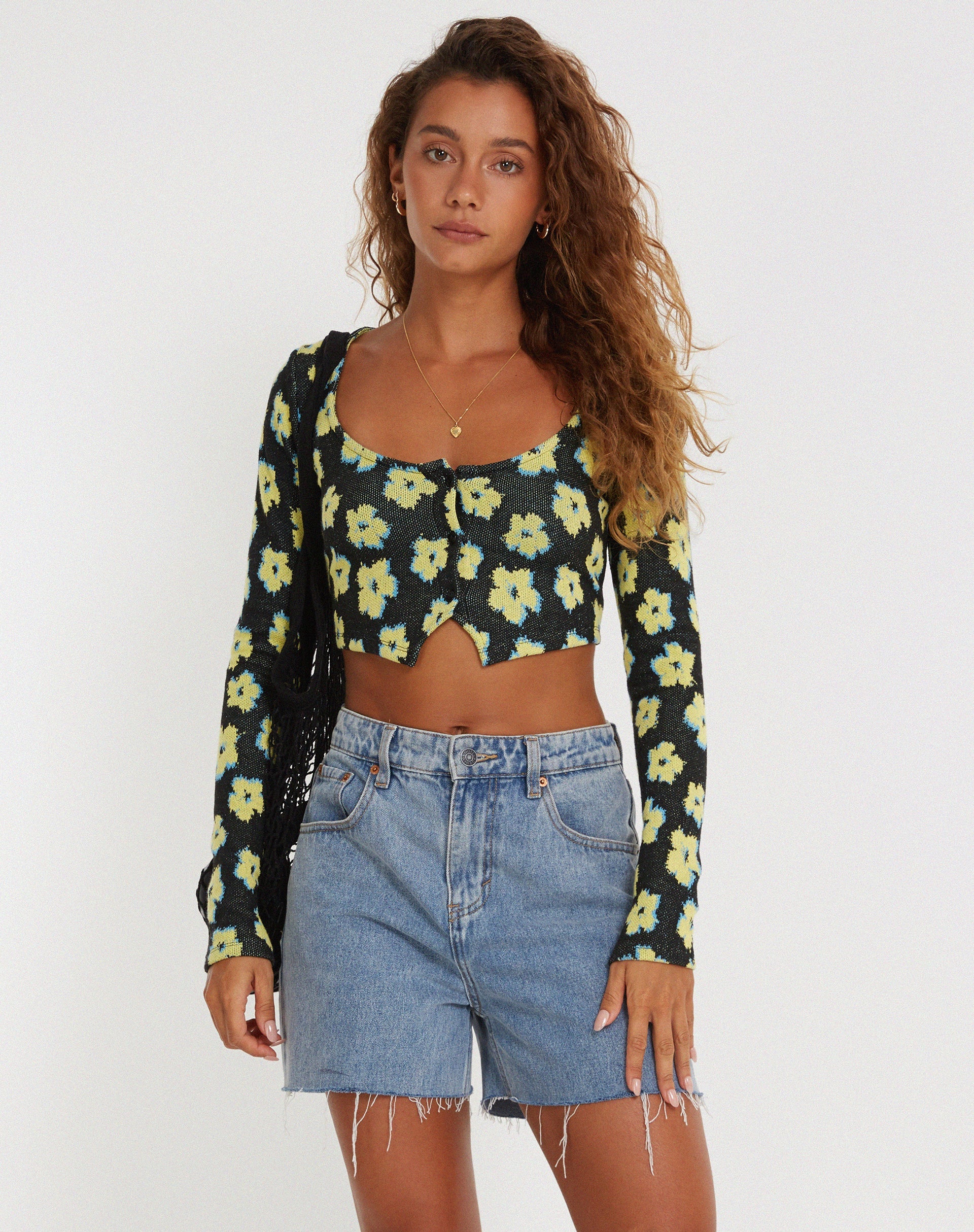 Imagen de Faline Crop Top en bonito estampado floral negro y amarillo