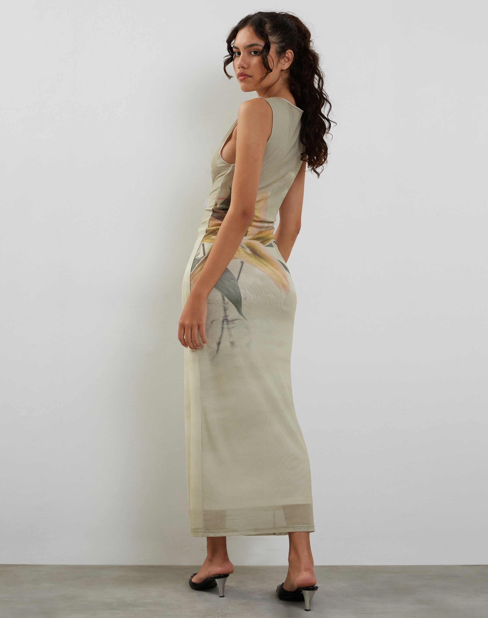 Imagen de Fayola Maxi Vestido Estampado en Amarillo Lily Print