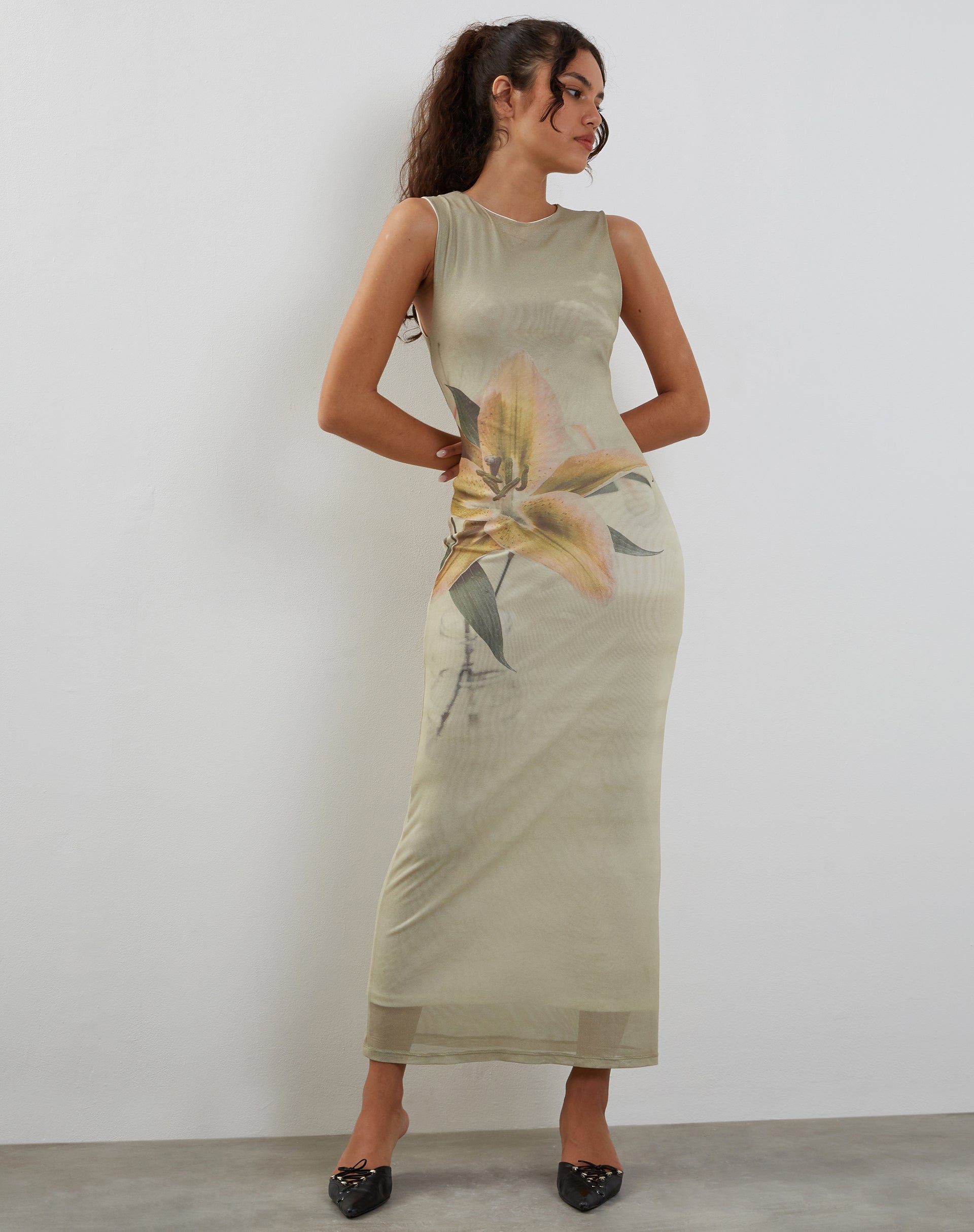 Imagen de Fayola Maxi Vestido Estampado en Amarillo Lily Print