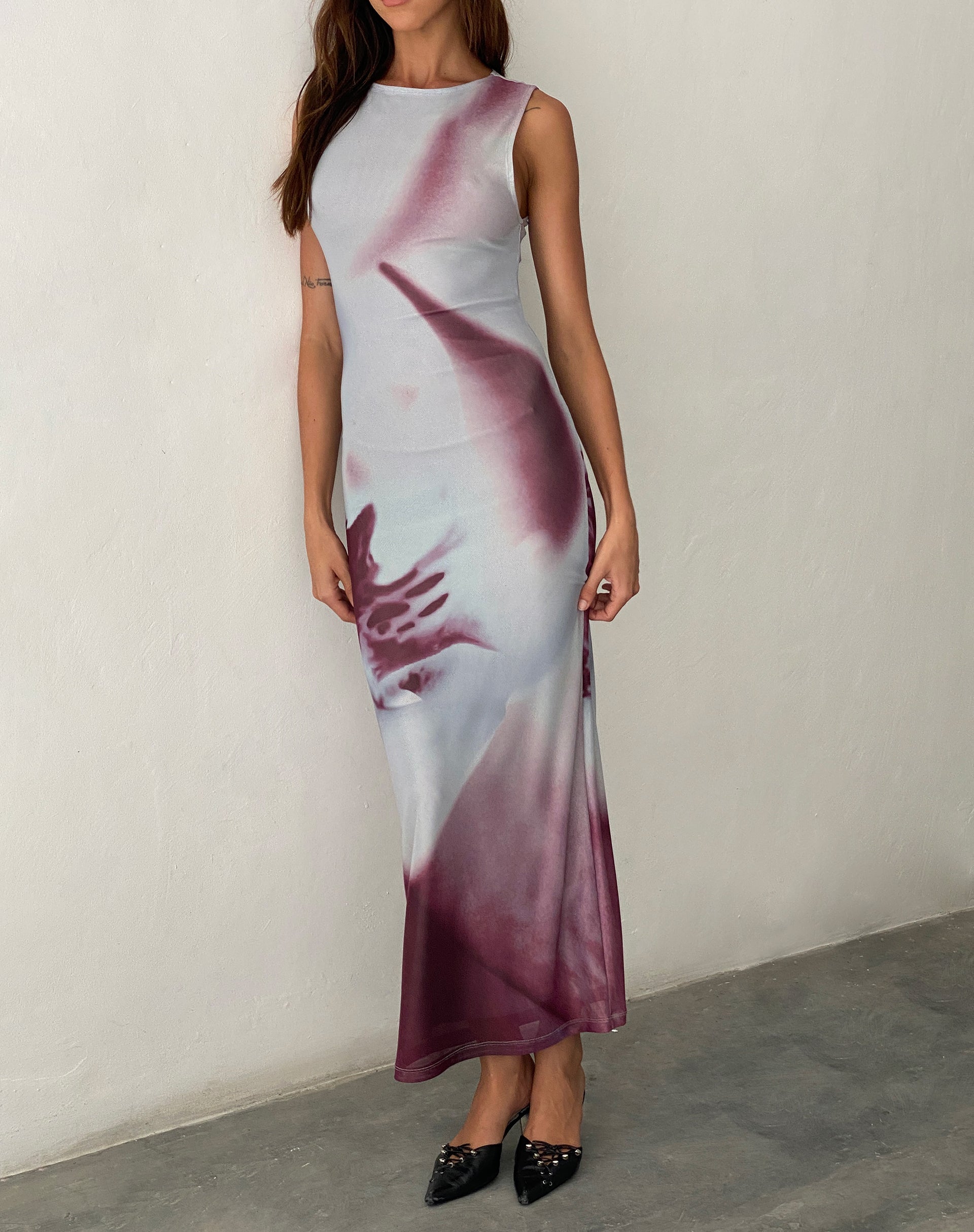 imagen de Fayola Printed Maxi Dress in Grey Anatomía de la Naturaleza