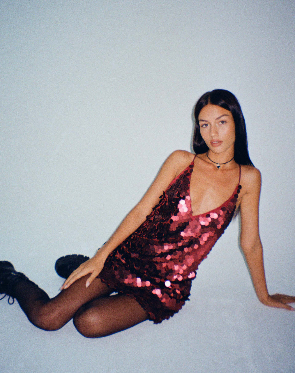 Urban X Motel Finn Mini Vestido en Disco Lentejuelas Borgoña