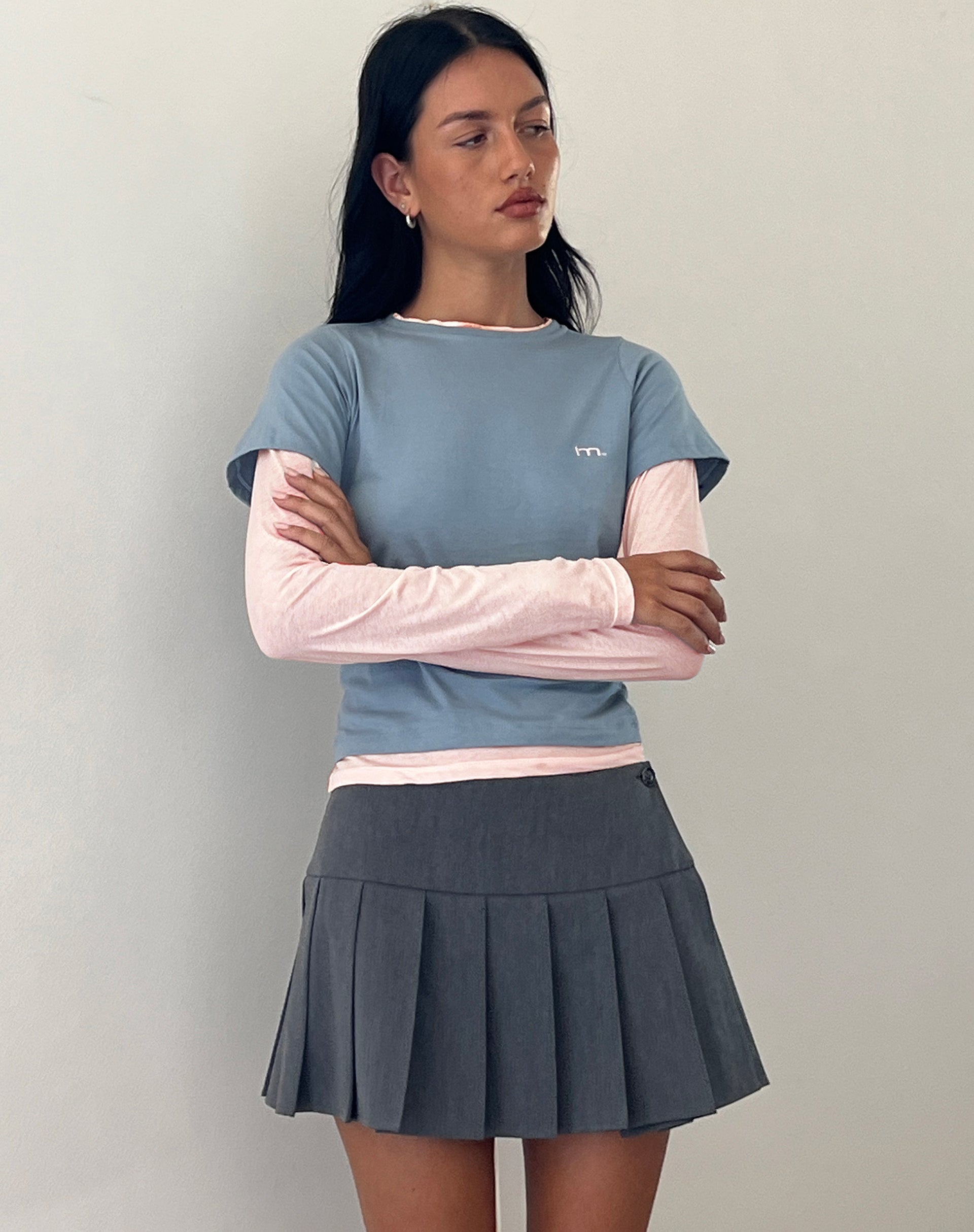 Imágenes de Galen Top bicolor de manga larga en gris claro rubor con bordado 'M