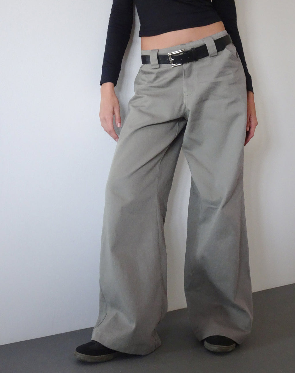 Pantalón Kaomy de pata ancha en verde pizarra