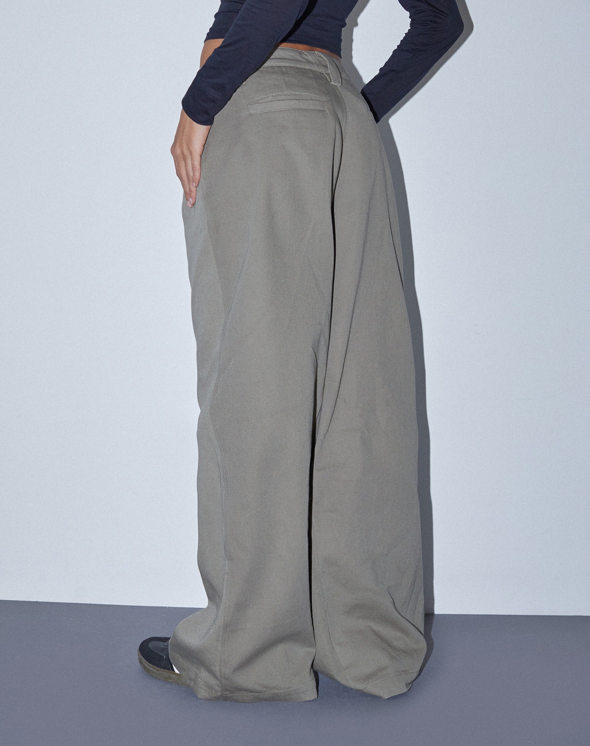 Imagen de Kaomy Pantalón de pata ancha en verde pizarra