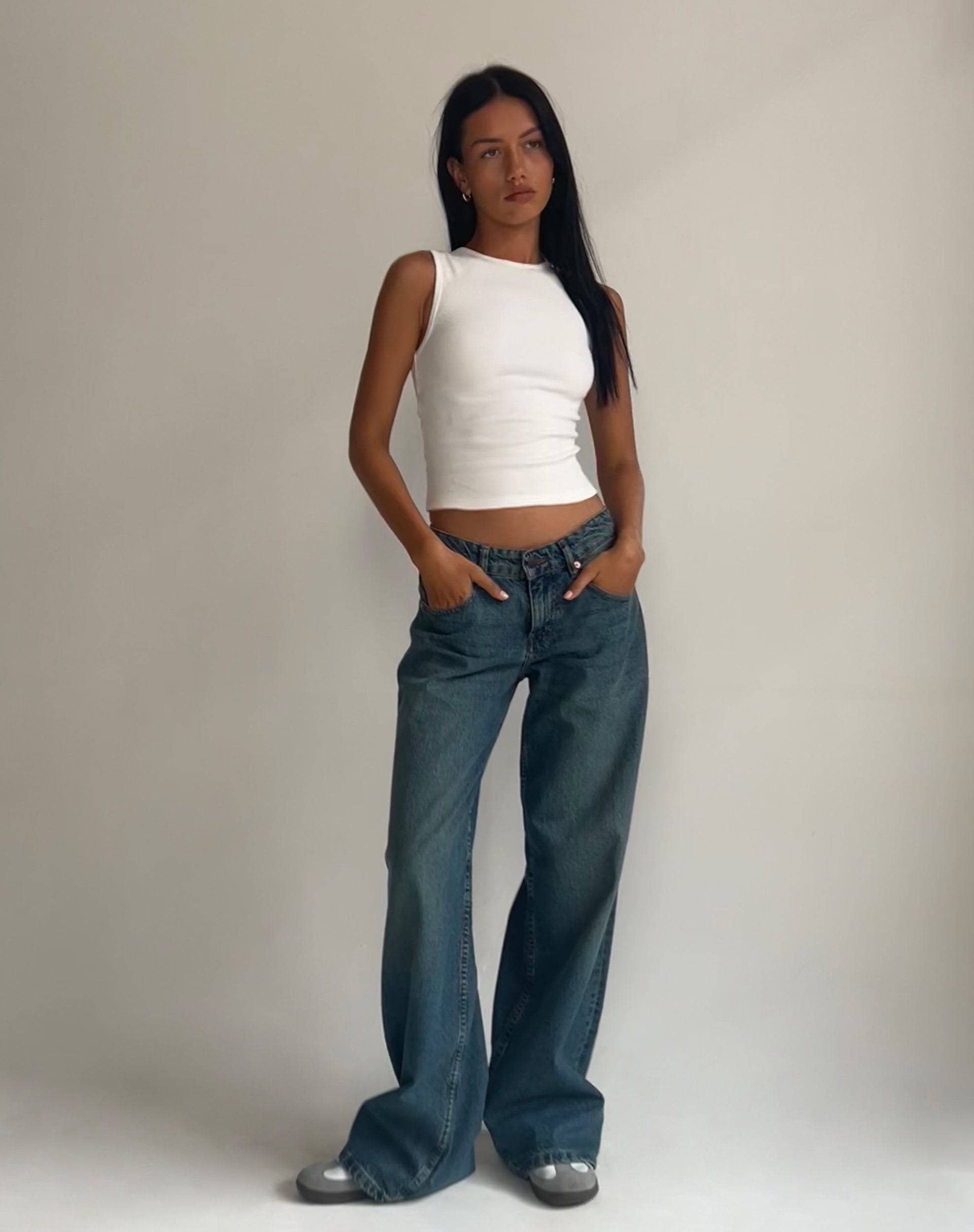 imagen de Gelsho Open Back Rib Tank Top en Off White