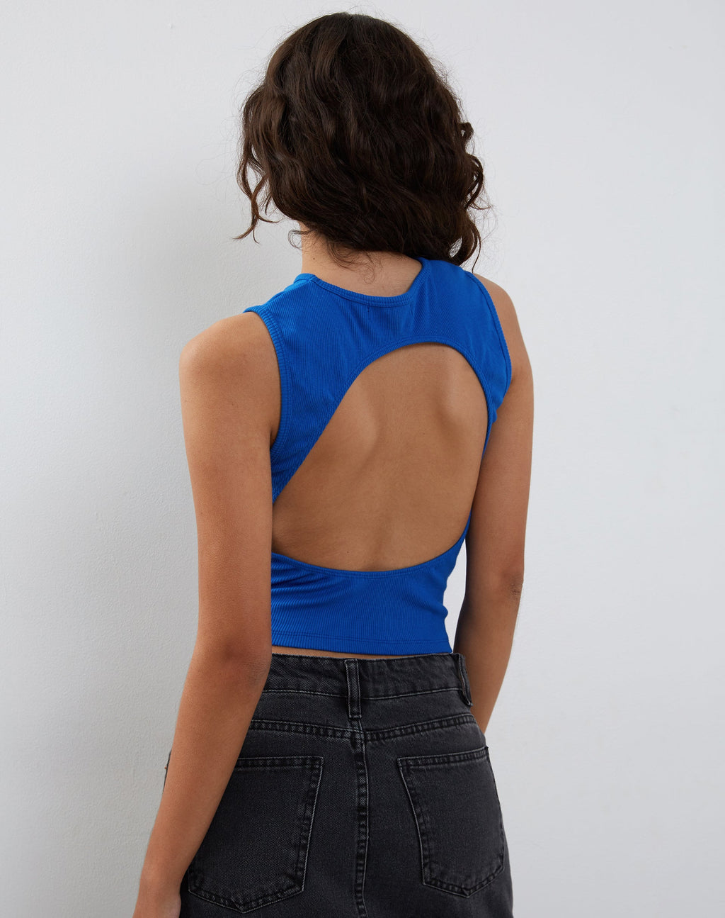 Camiseta de tirantes con espalda abierta de canalé Gelsho en cobalto