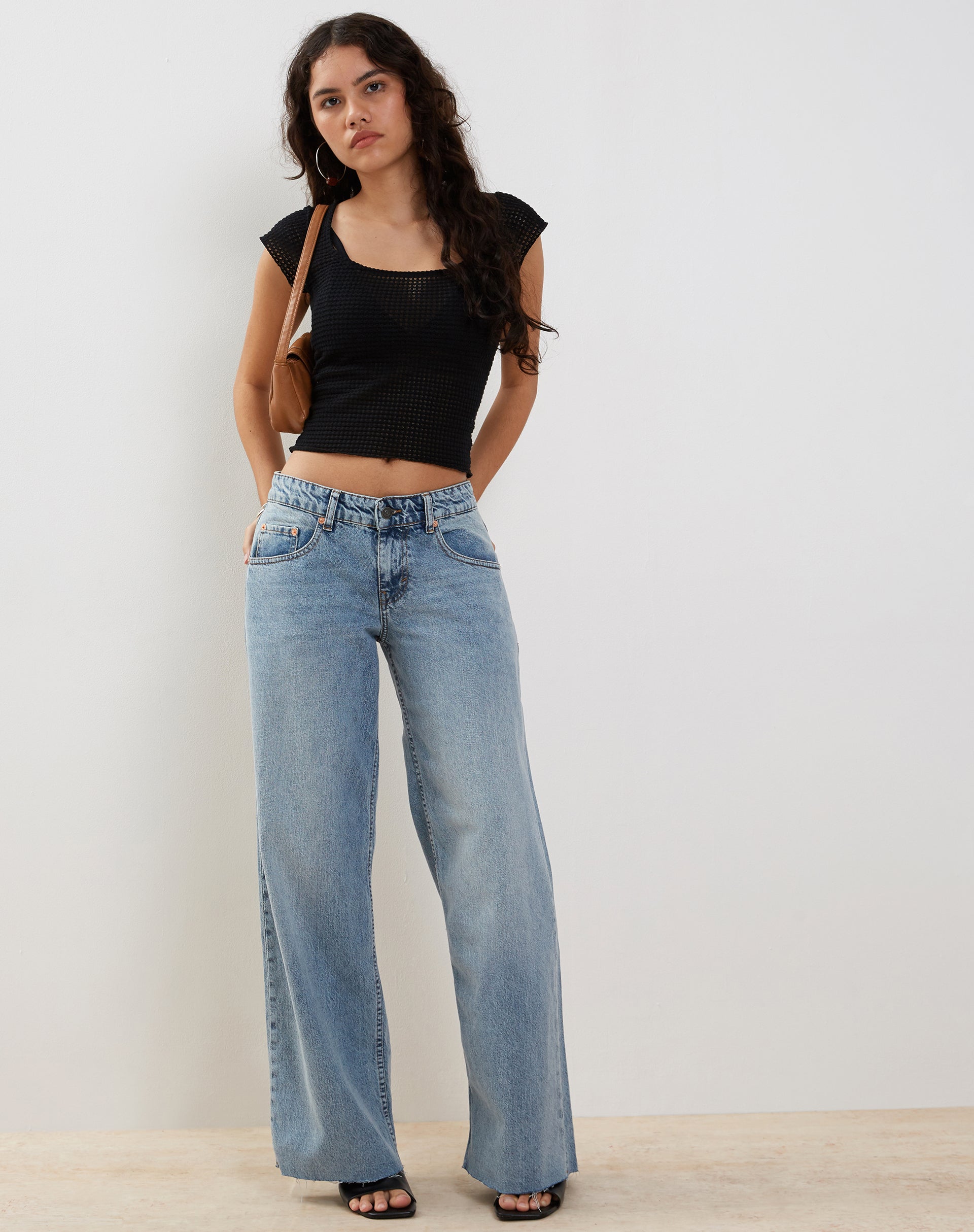 Imagen de Gianina Crop Top de ganchillo texturizado negro