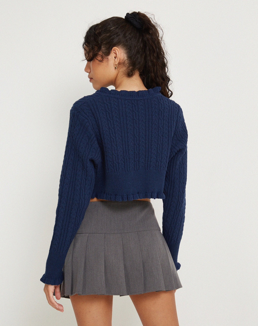 Yasona Cardi en azul marino