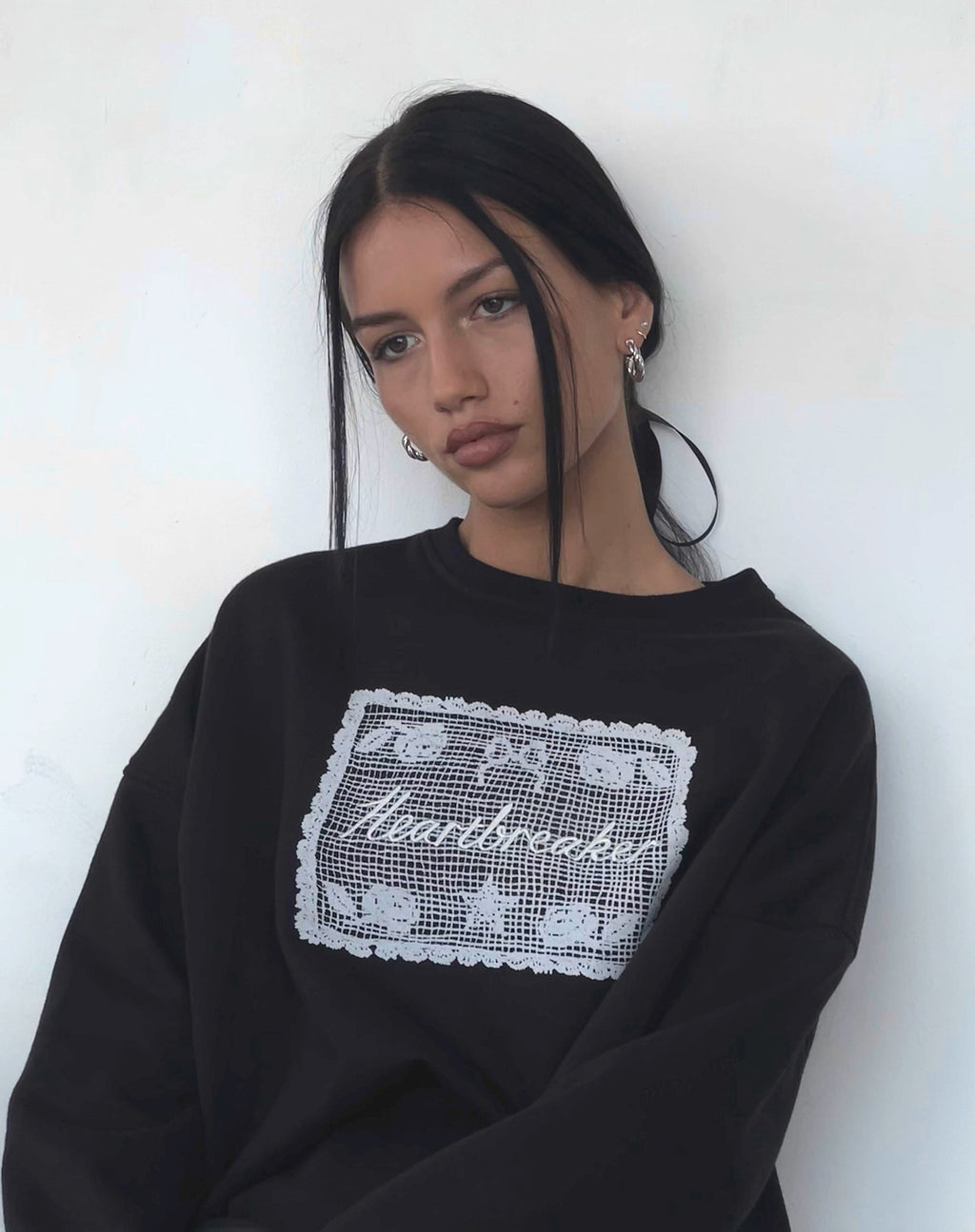 Sudadera Glo Oversized en negro con gráfico Heartbreaker