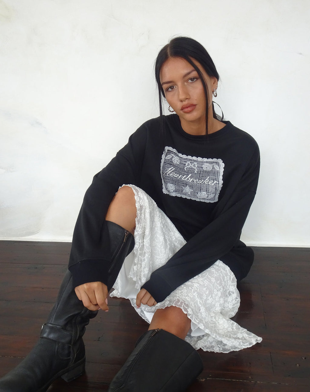 Sudadera Glo Oversized en negro con gráfico Heartbreaker
