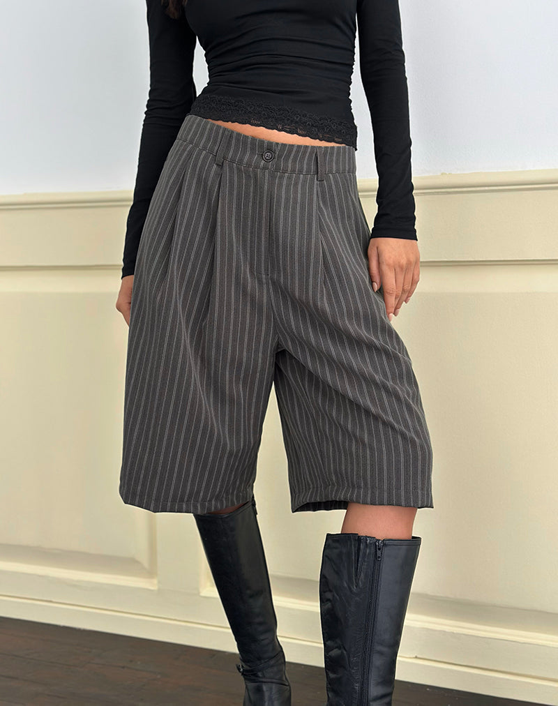 Imagen del pantalón corto Asha de rayas diplomáticas Charcoal