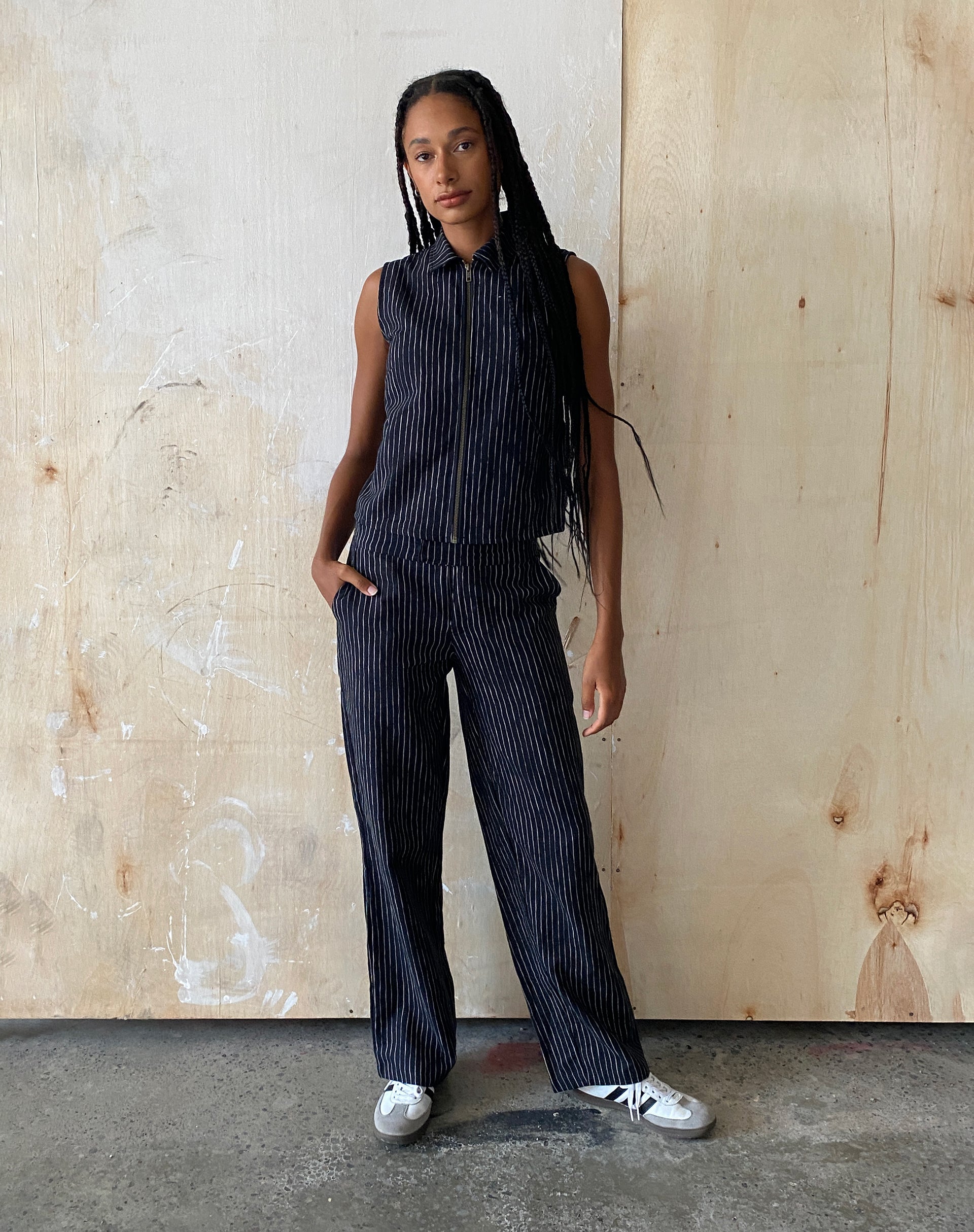 Imagen de MOTEL X JACQUIE Graba Straight Leg Trouser in Sketchy Stripe Negro