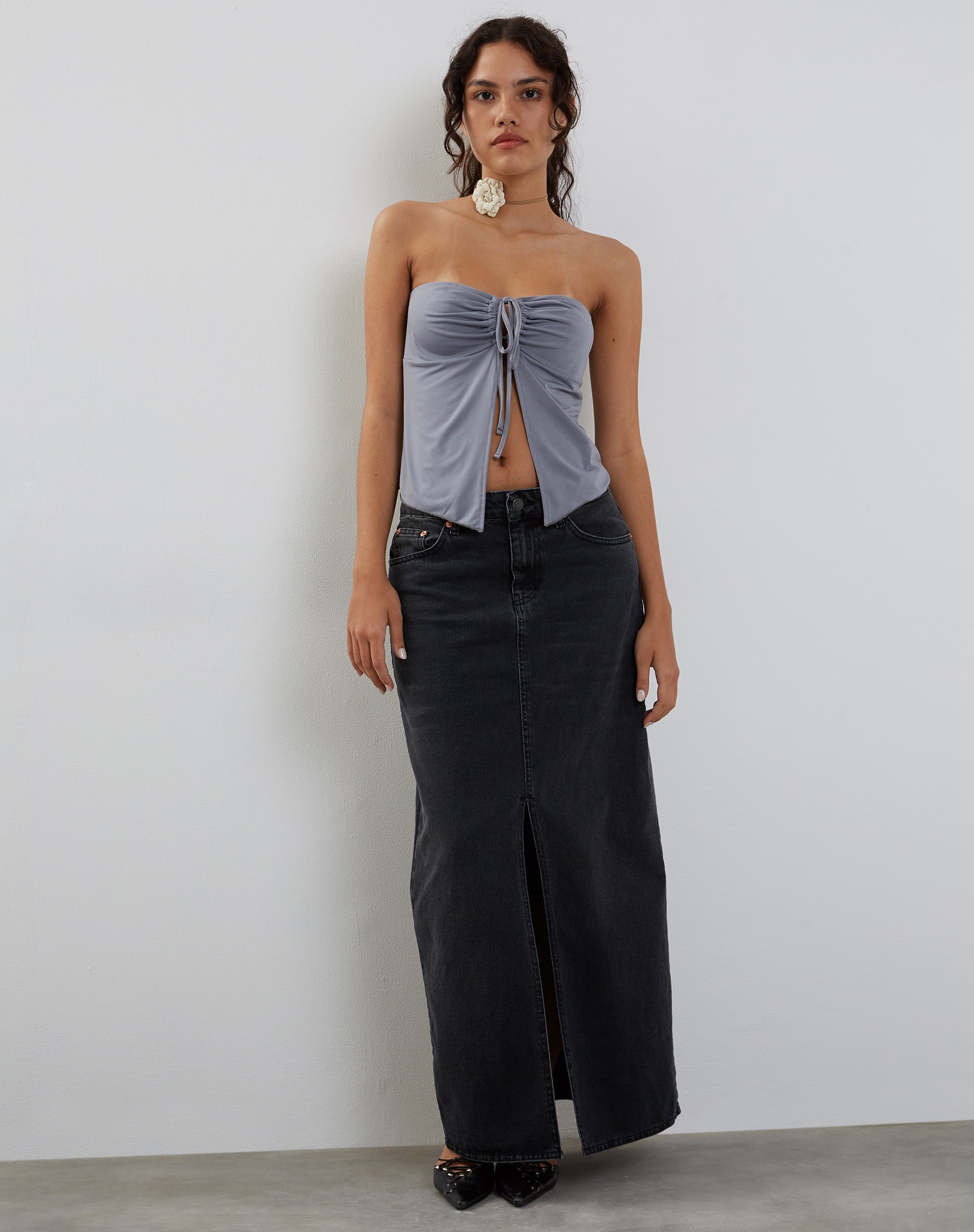 Imagen de Greta Tie Front Bandeau Top en Gris