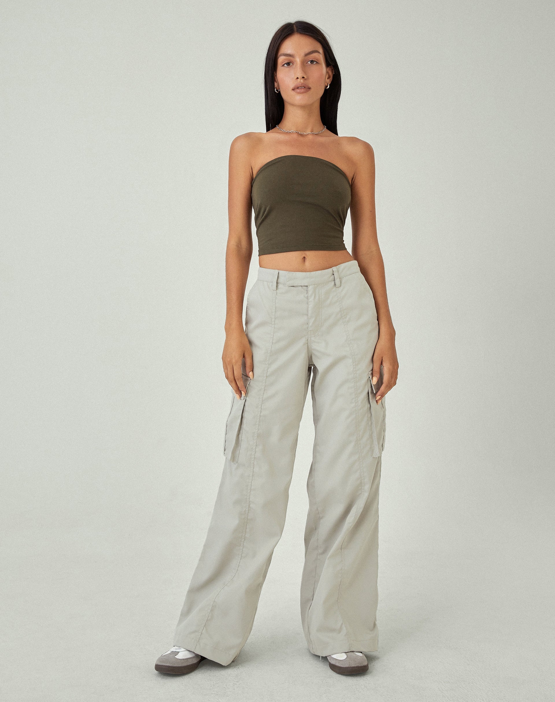 Pantalón cargo Calix de pata ancha en avena